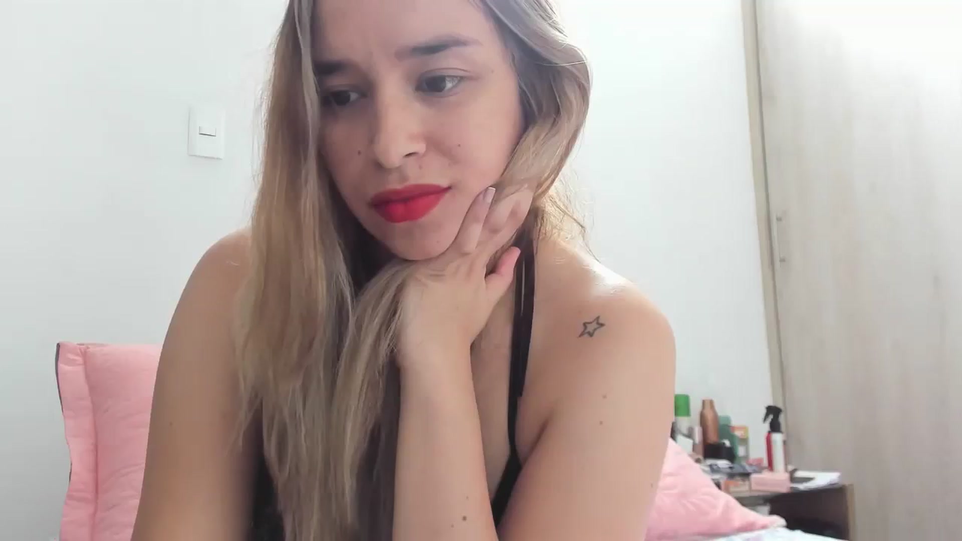 Gallery image thumbnail from PaulinaSoler's myfreecams stream on, 10/12/2023, 20:11 image 1 of 20