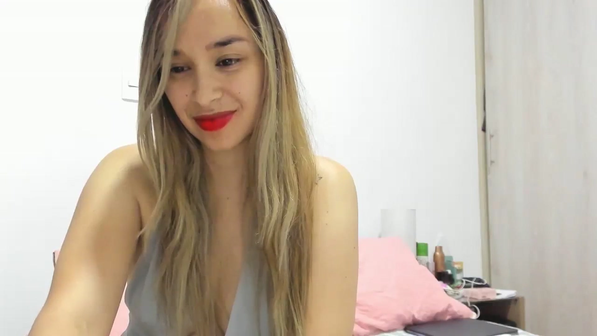Gallery image thumbnail from PaulinaSoler's myfreecams stream on, 10/17/2023, 04:09 image 4 of 20