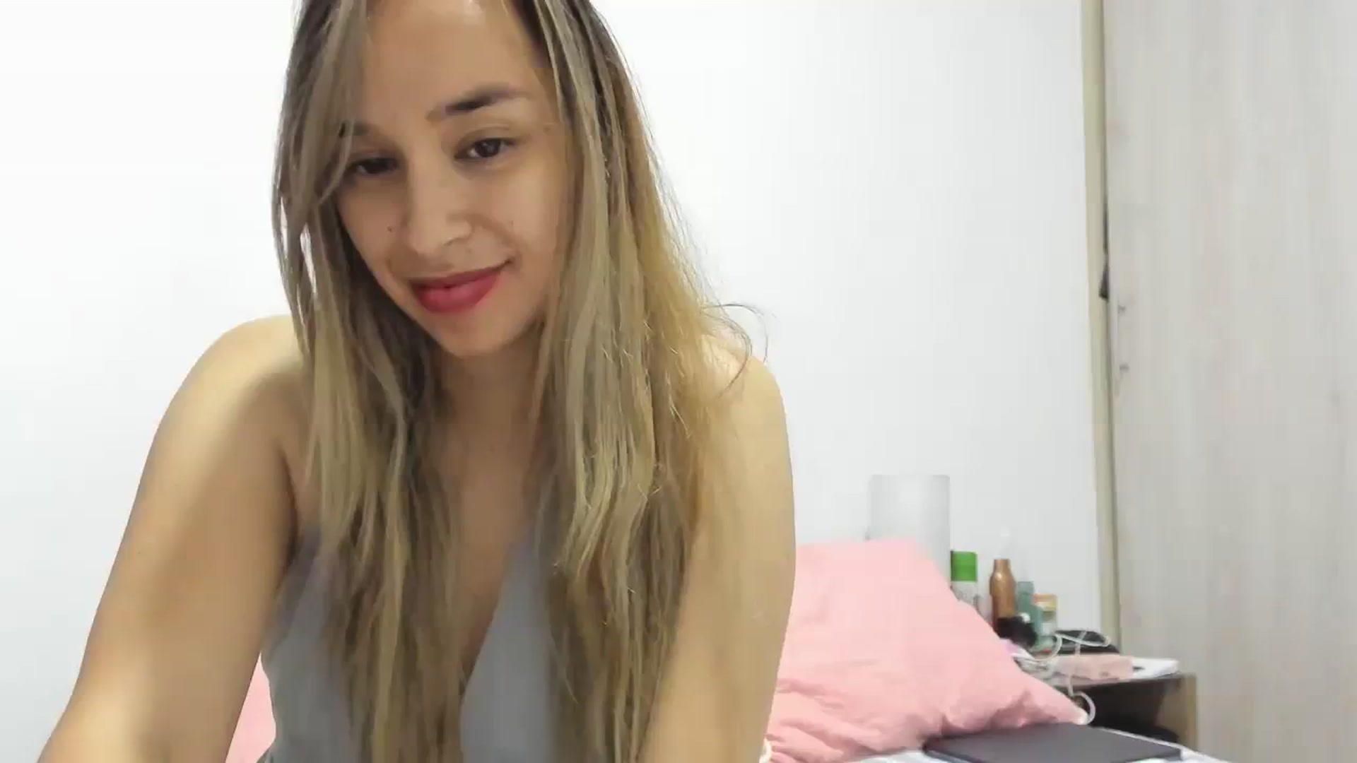 Gallery image thumbnail from PaulinaSoler's myfreecams stream on, 10/17/2023, 04:09 image 11 of 20