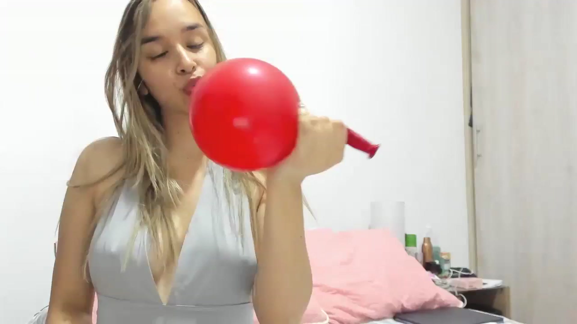 Gallery image thumbnail from PaulinaSoler's myfreecams stream on, 10/17/2023, 04:09 image 14 of 20