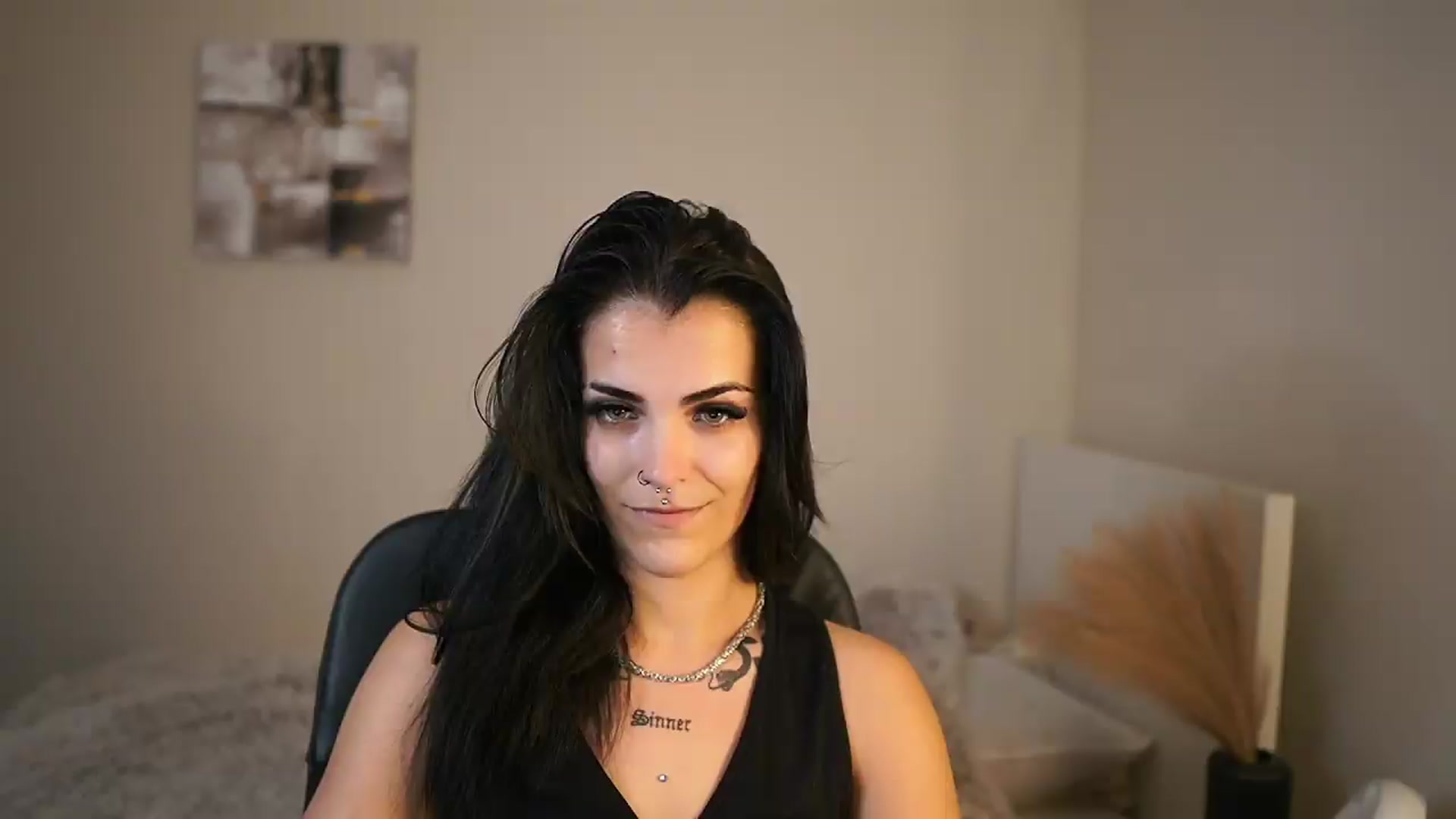 Gallery image thumbnail from Pauline_2005's myfreecams stream on, 06/14/2026, 13:19 image 3 of 20
