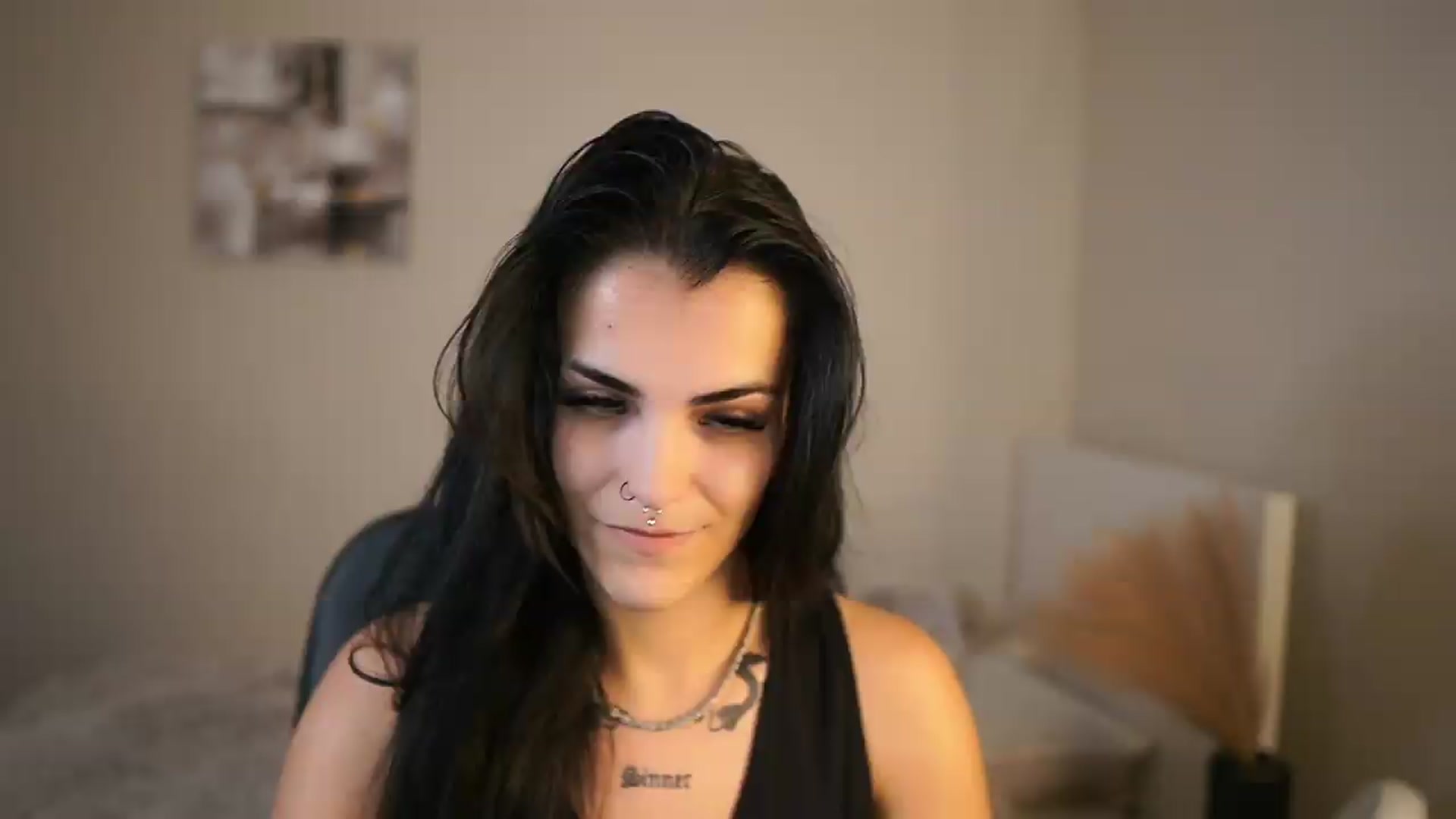Gallery image thumbnail from Pauline_2005's myfreecams stream on, 06/14/2026, 13:19 image 6 of 20