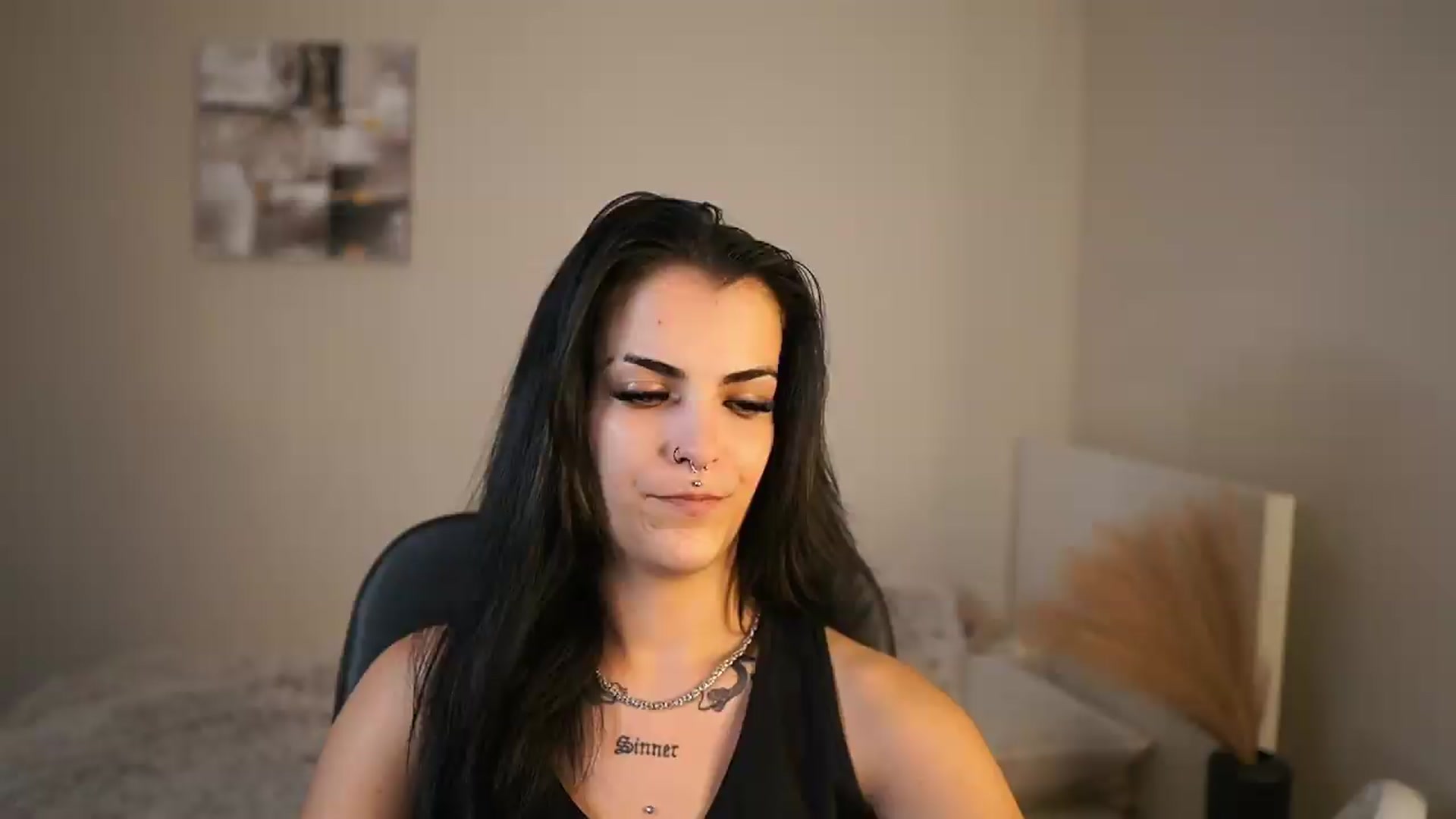 Gallery image thumbnail from Pauline_2005's myfreecams stream on, 06/14/2026, 13:19 image 11 of 20