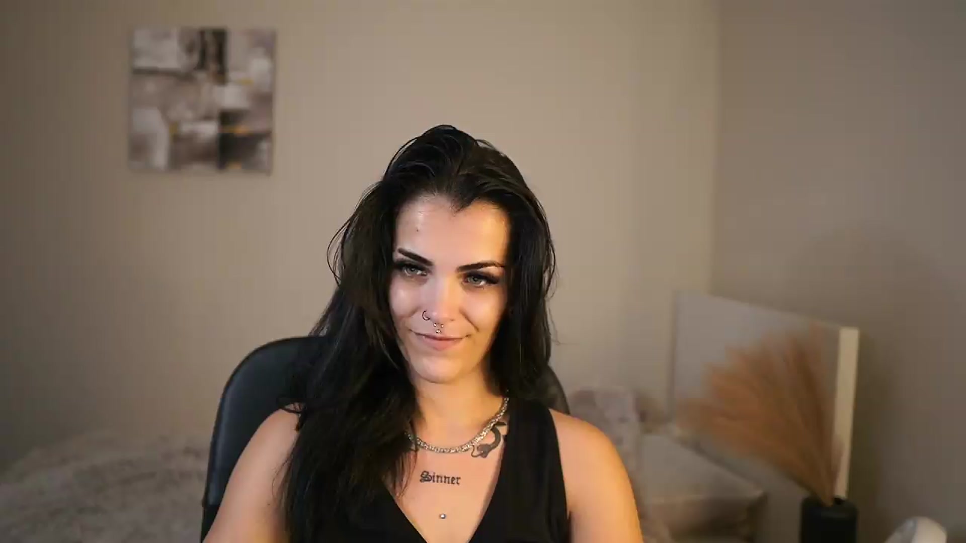 Gallery image thumbnail from Pauline_2005's myfreecams stream on, 06/14/2026, 13:19 image 5 of 20