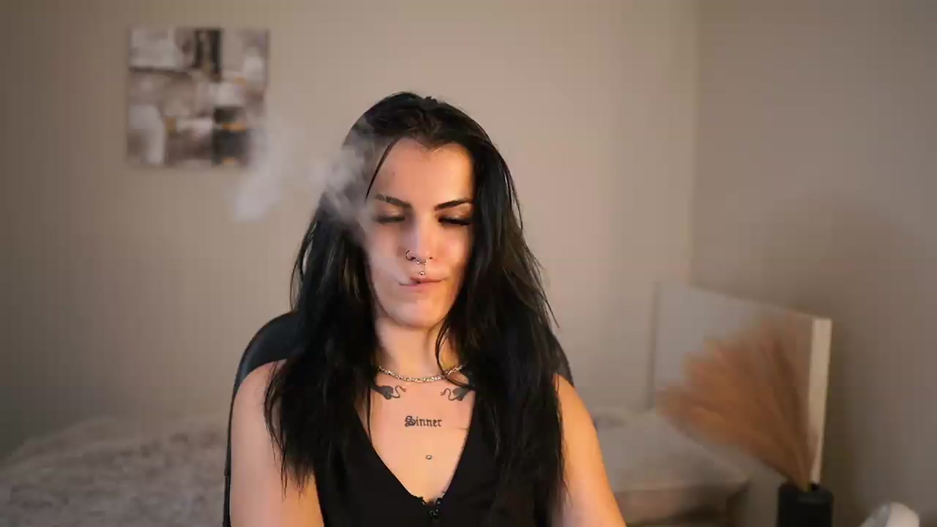 Gallery image thumbnail from Pauline_2005's myfreecams stream on, 06/14/2026, 17:08 image 7 of 20