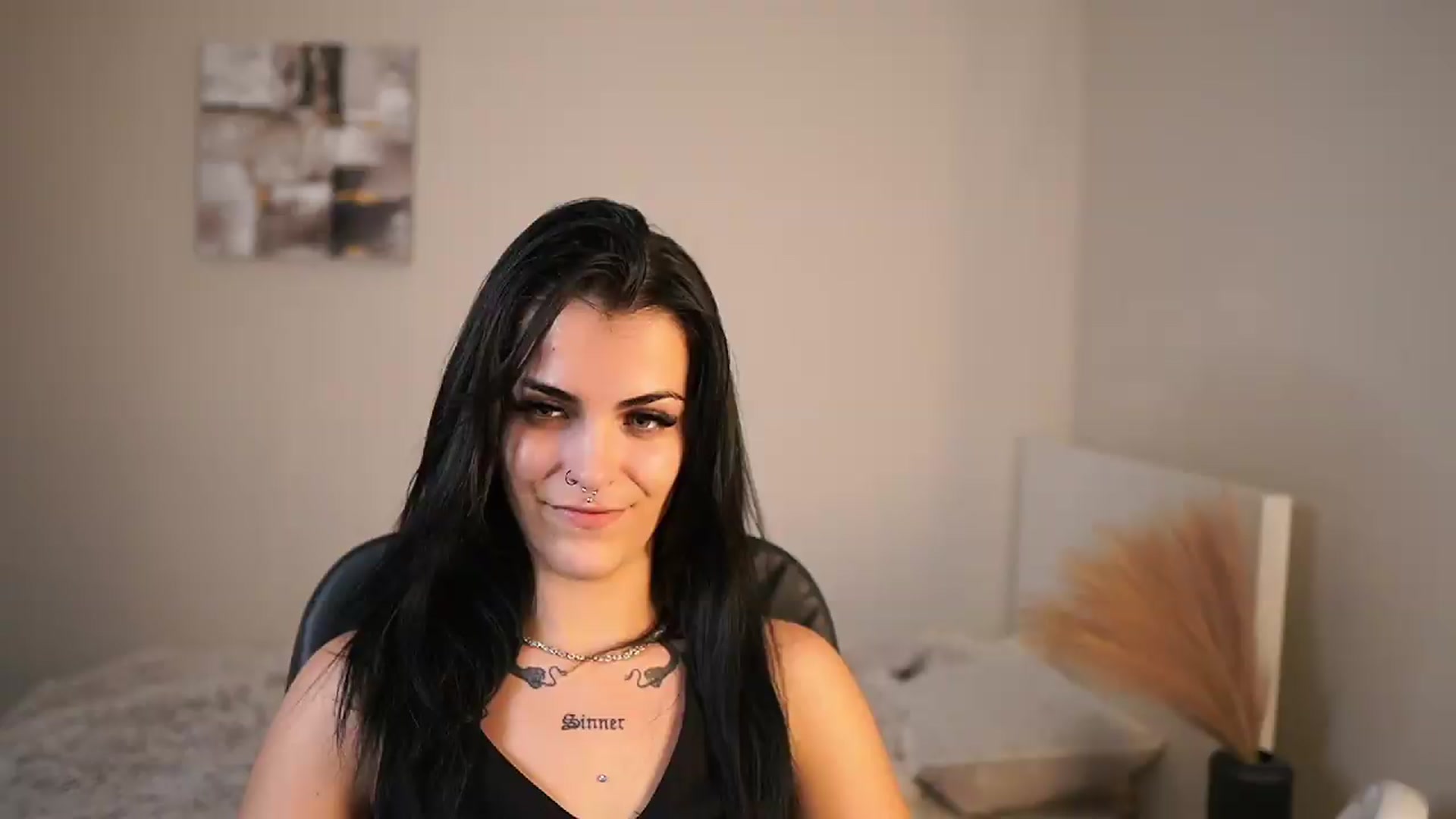 Gallery image thumbnail from Pauline_2005's myfreecams stream on, 06/14/2026, 17:08 image 1 of 20