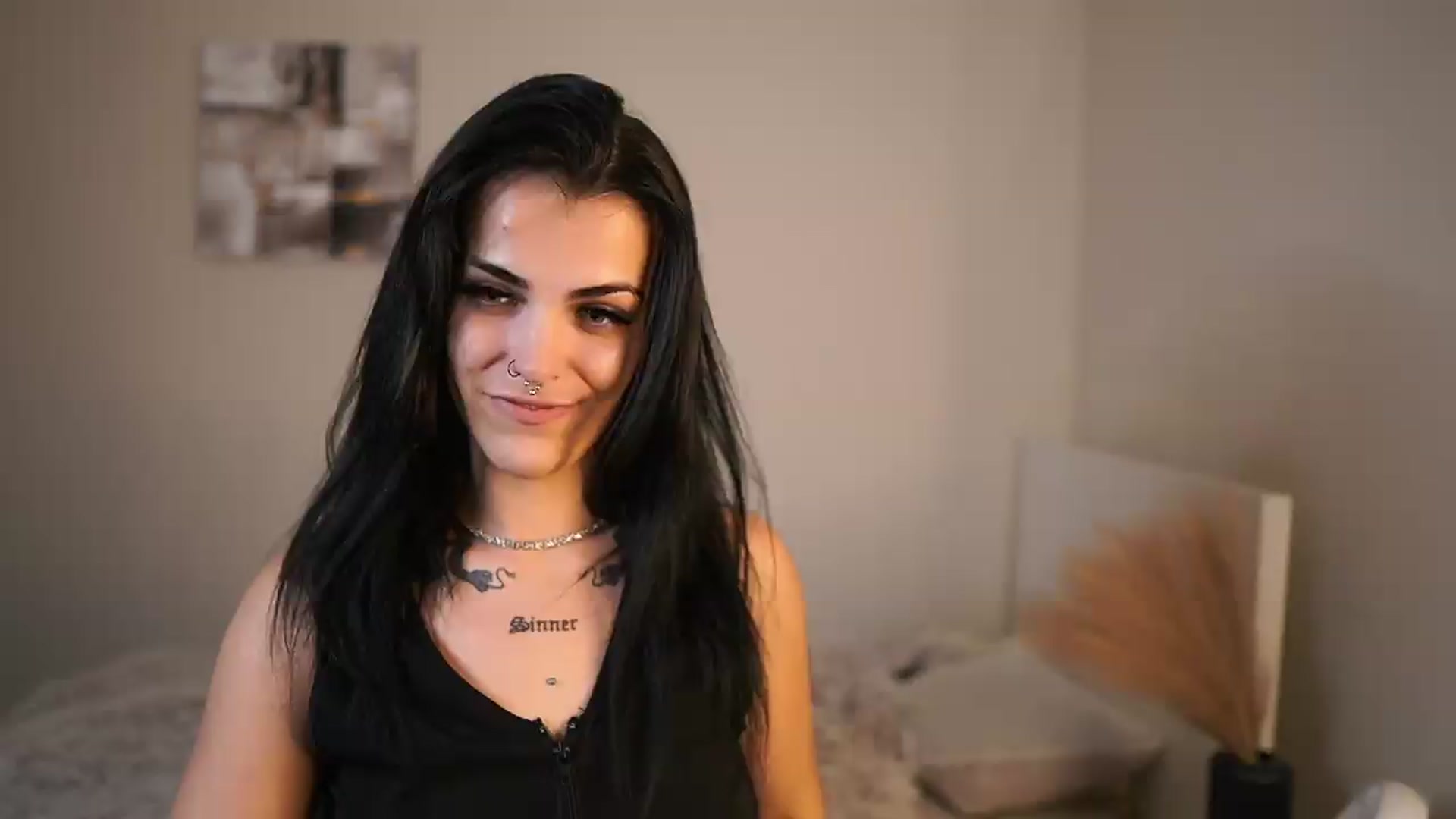 Gallery image thumbnail from Pauline_2005's myfreecams stream on, 06/14/2026, 17:08 image 5 of 20