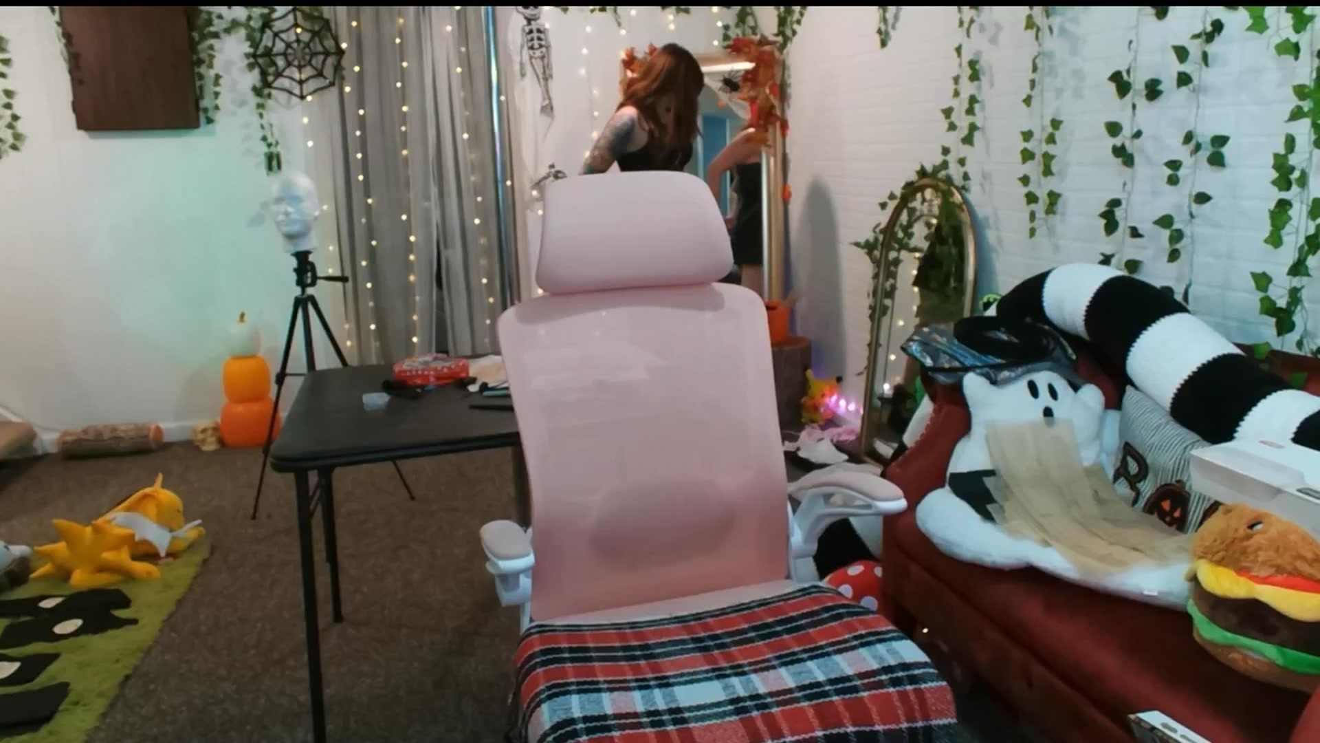 Gallery image thumbnail from Pawmira's myfreecams stream on, 10/22/2025, 15:28 image 9 of 20