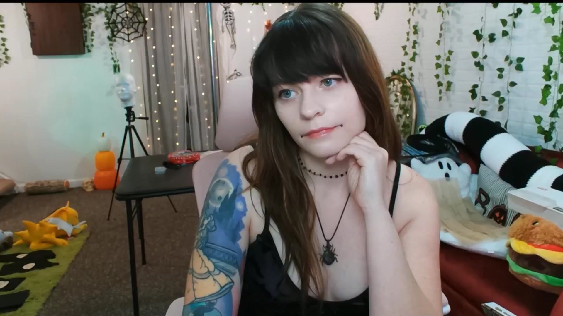 Gallery image thumbnail from Pawmira's myfreecams stream on, 10/22/2025, 15:28 image 19 of 20
