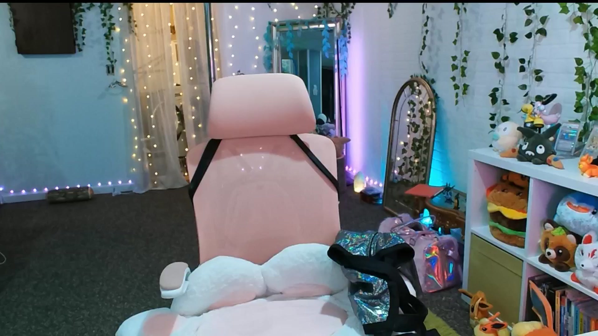 Gallery image thumbnail from Pawmira's myfreecams stream on, 11/17/2025, 16:34 image 10 of 20