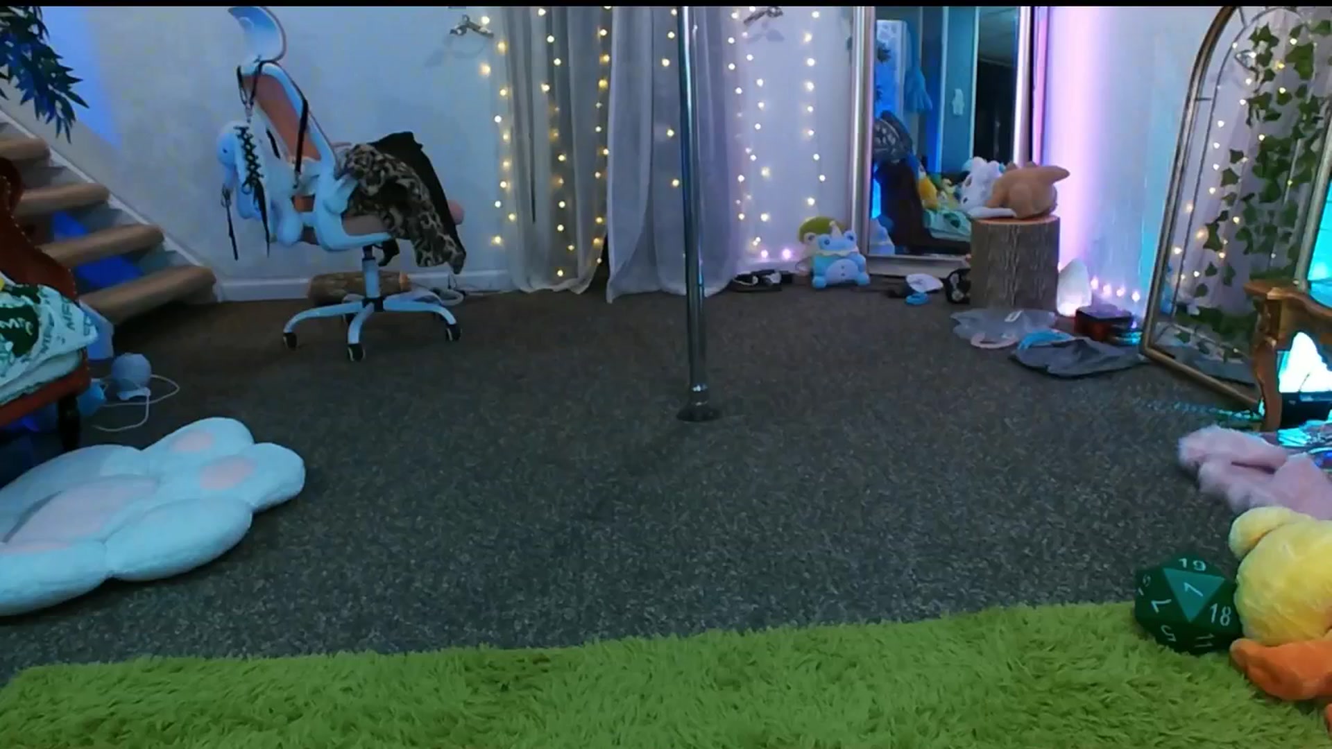Gallery image thumbnail from Pawmira's myfreecams stream on, 11/24/2025, 08:15 image 1 of 20