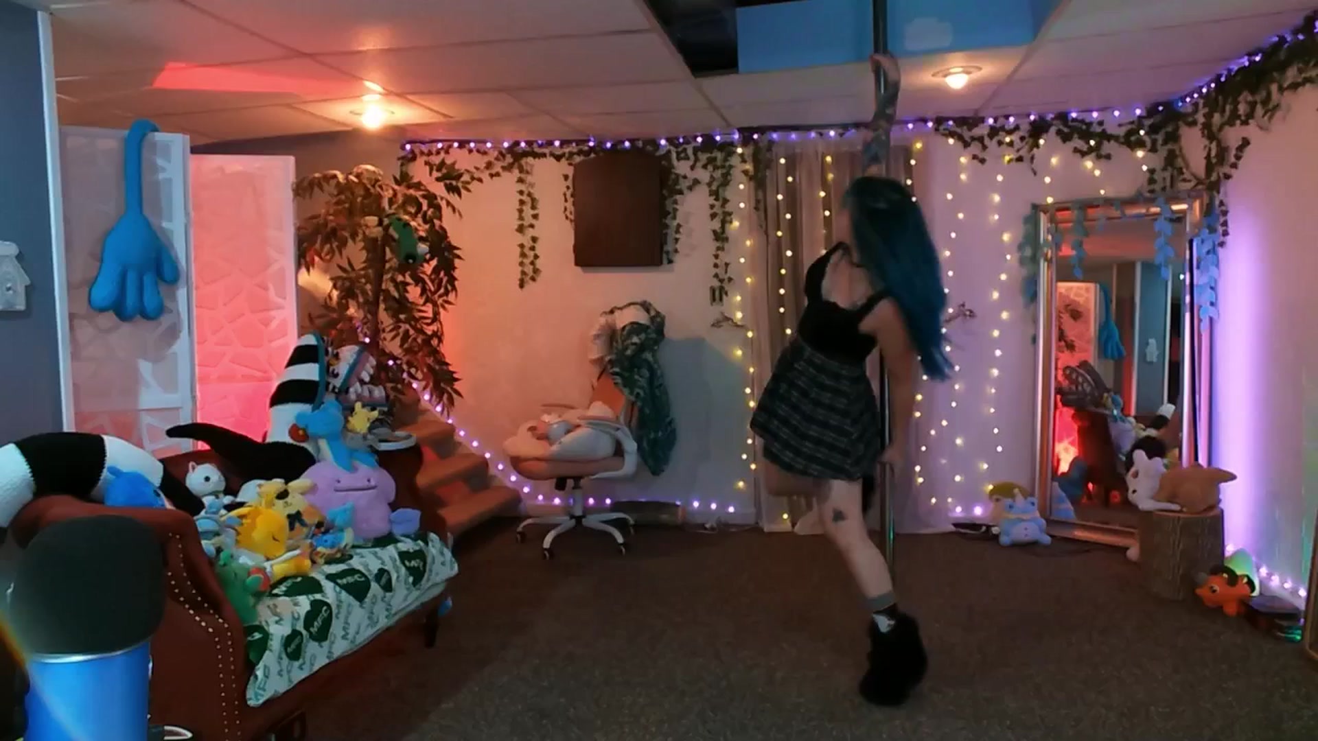 Gallery image thumbnail from Pawmira's myfreecams stream on, 11/30/2025, 21:54 image 15 of 20