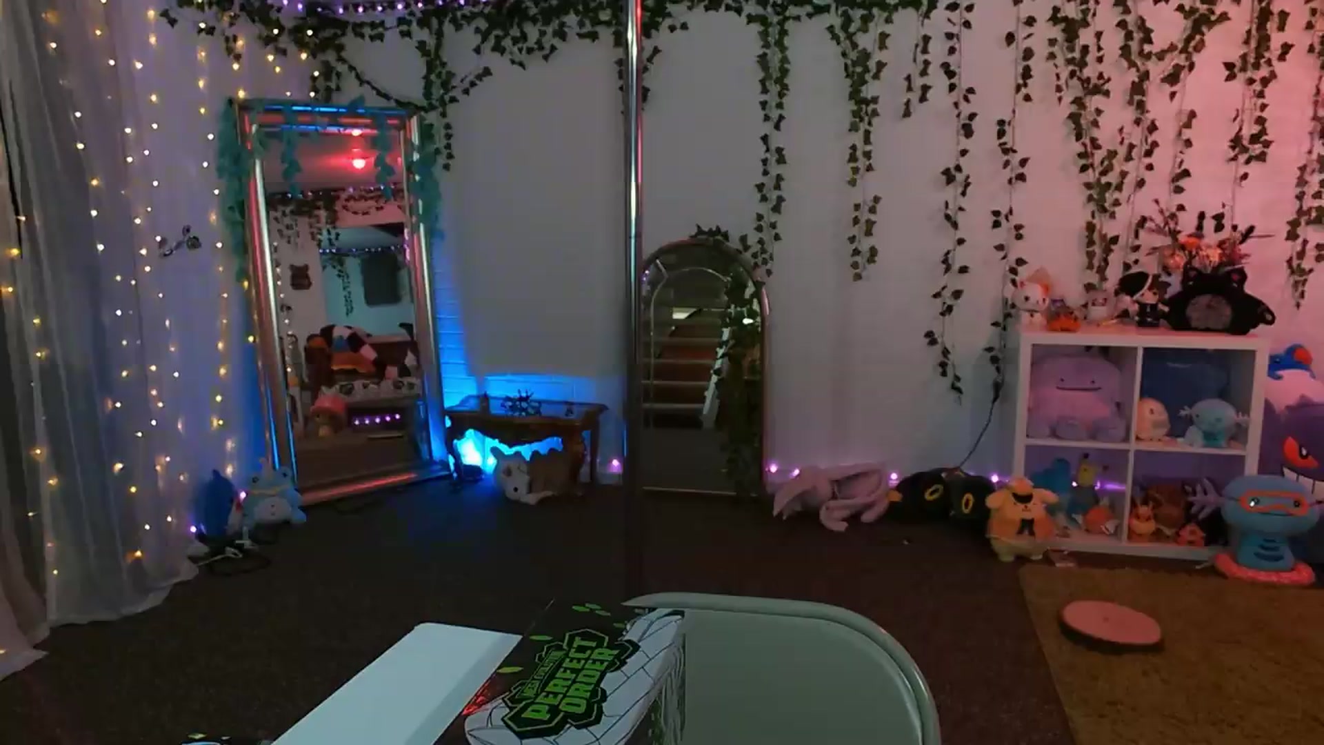 Gallery image thumbnail from Pawmira's myfreecams stream on, 07/08/2026, 20:08 image 2 of 20