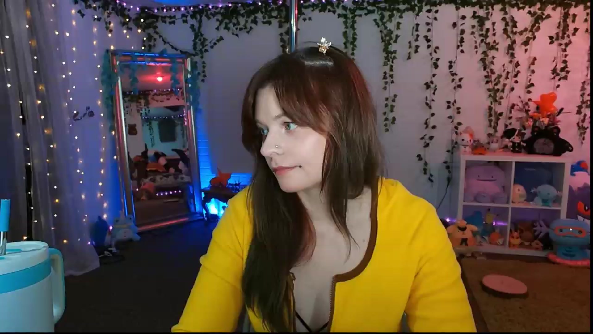 Gallery image thumbnail from Pawmira's myfreecams stream on, 07/09/2026, 20:10 image 18 of 20