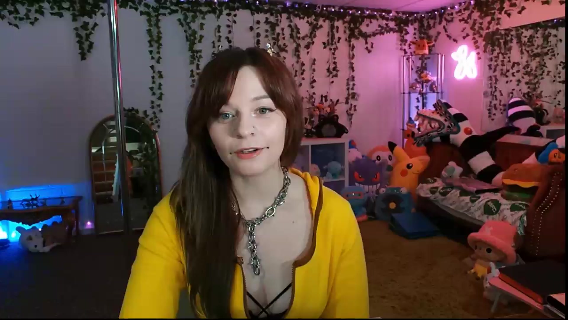 Gallery image thumbnail from Pawmira's myfreecams stream on, 07/09/2026, 20:10 image 1 of 20