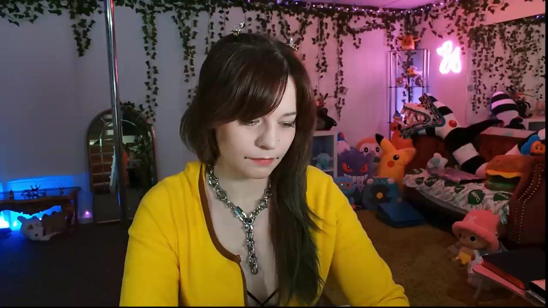 Gallery image thumbnail from Pawmira's myfreecams stream on, 07/09/2026, 20:10 image 2 of 20