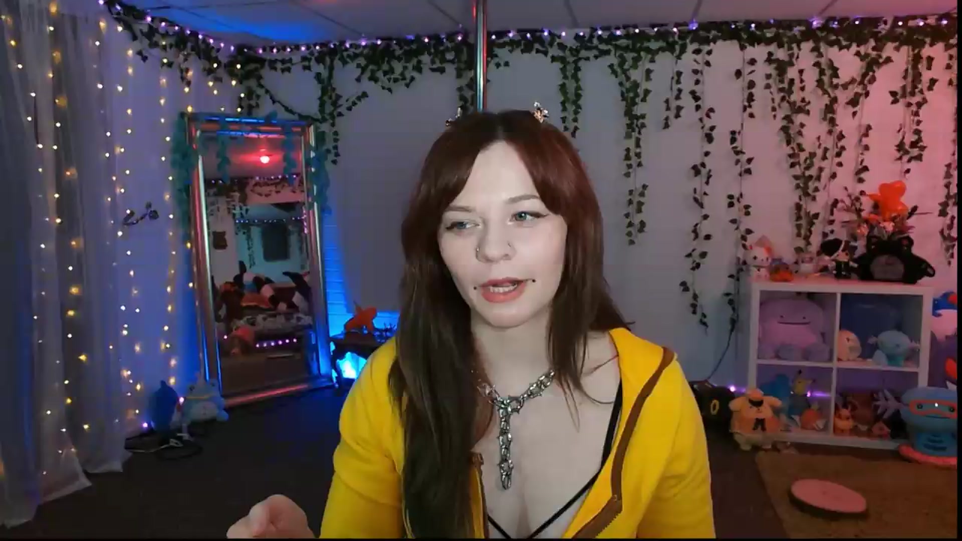 Gallery image thumbnail from Pawmira's myfreecams stream on, 07/09/2026, 20:10 image 11 of 20