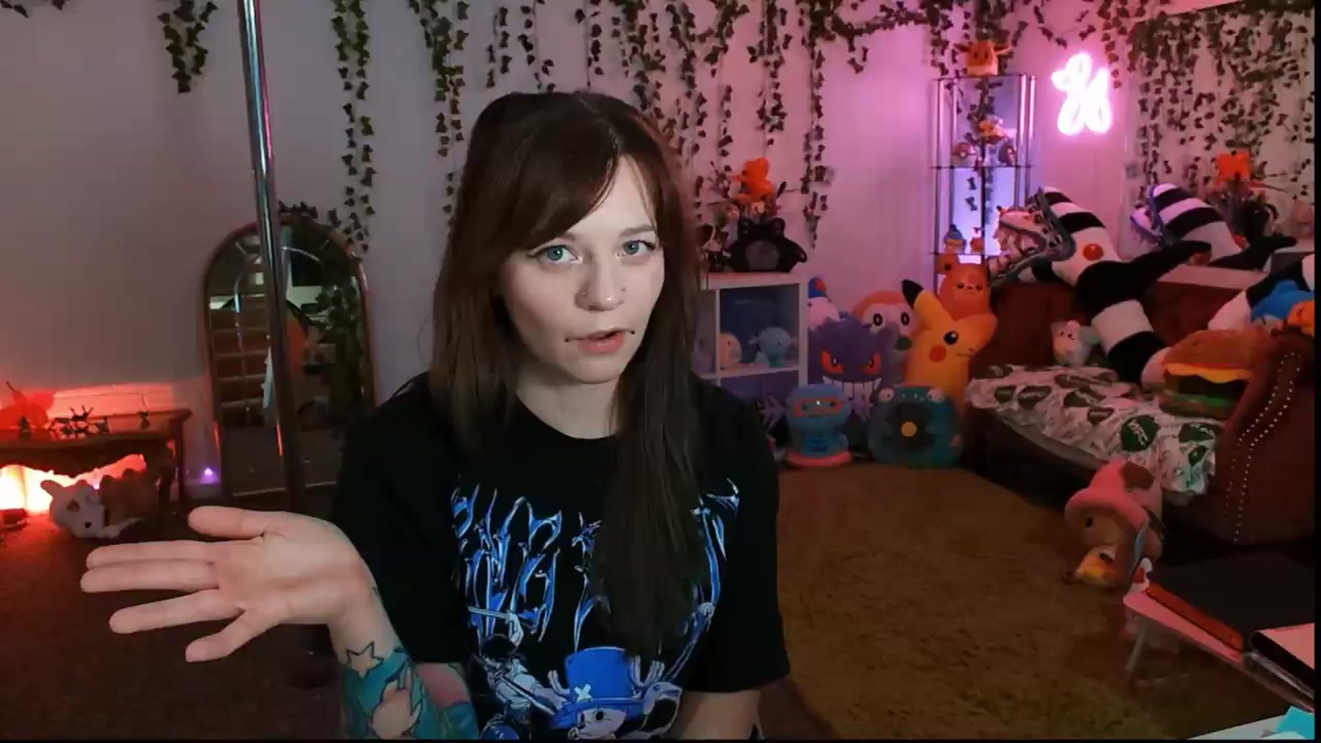 Gallery image thumbnail from Pawmira's myfreecams stream on, 07/10/2026, 20:17 image 9 of 20