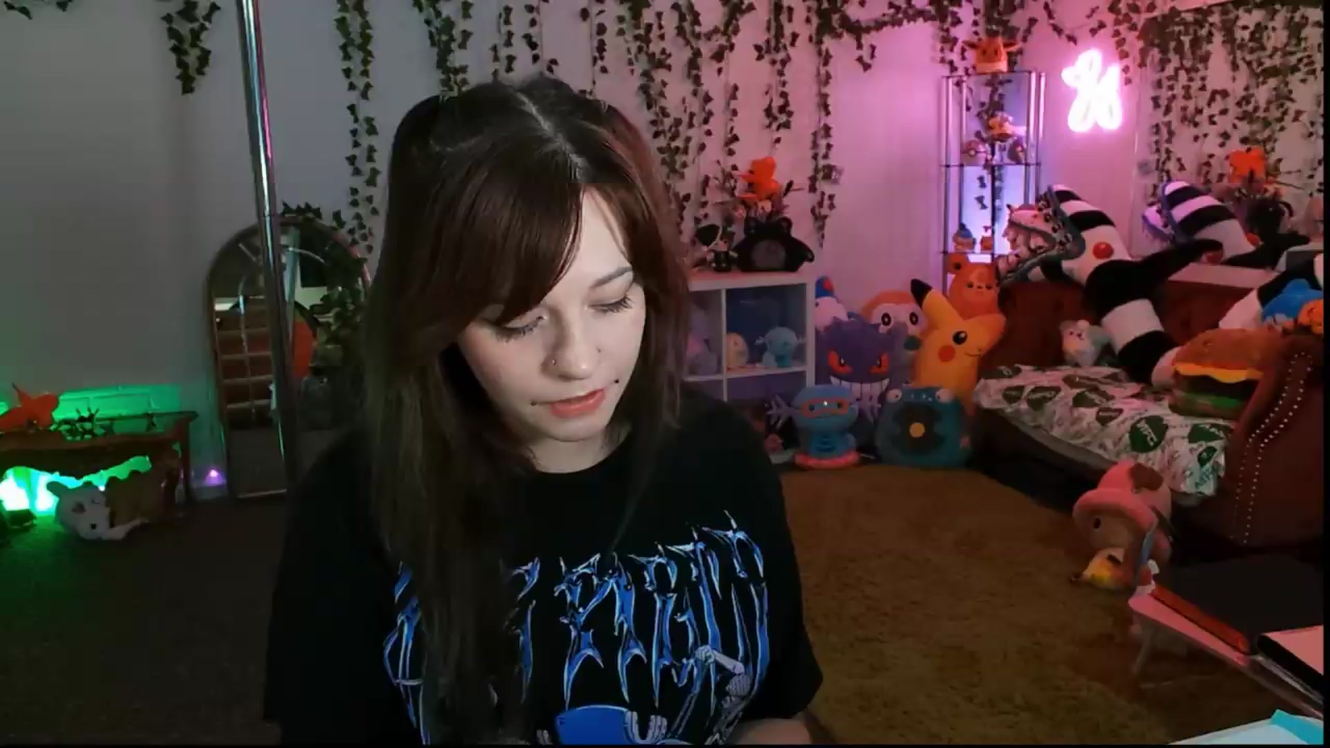Gallery image thumbnail from Pawmira's myfreecams stream on, 07/10/2026, 20:17 image 2 of 20