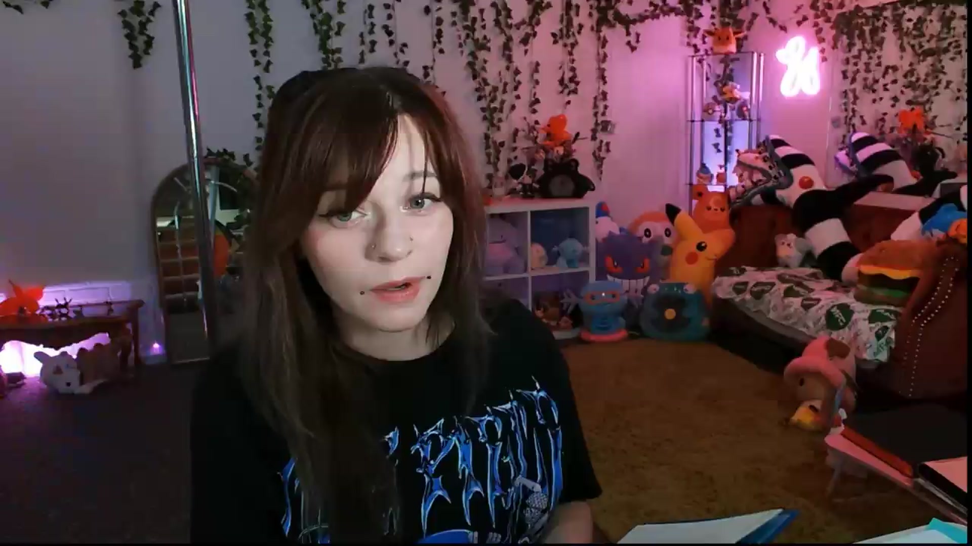 Gallery image thumbnail from Pawmira's myfreecams stream on, 07/10/2026, 20:17 image 5 of 20