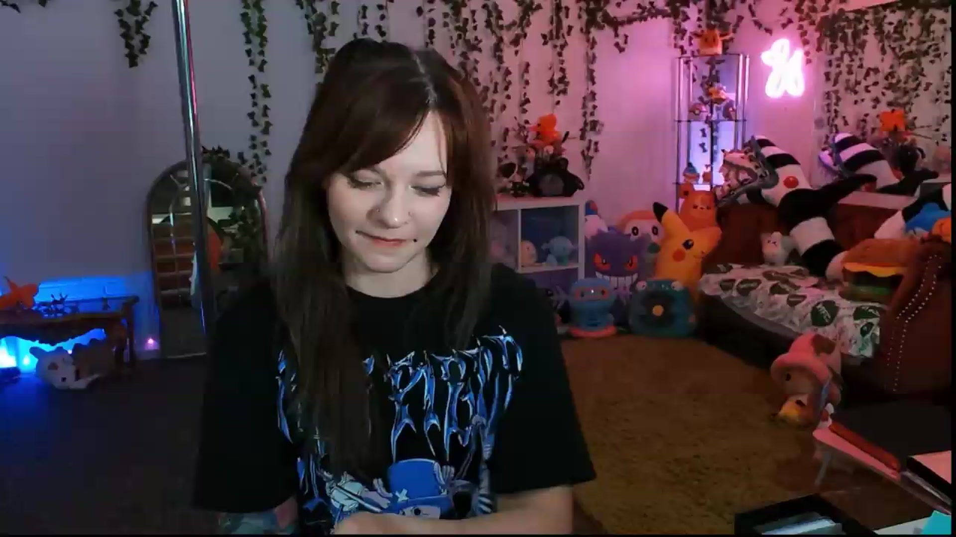 Gallery image thumbnail from Pawmira's myfreecams stream on, 07/10/2026, 20:17 image 12 of 20