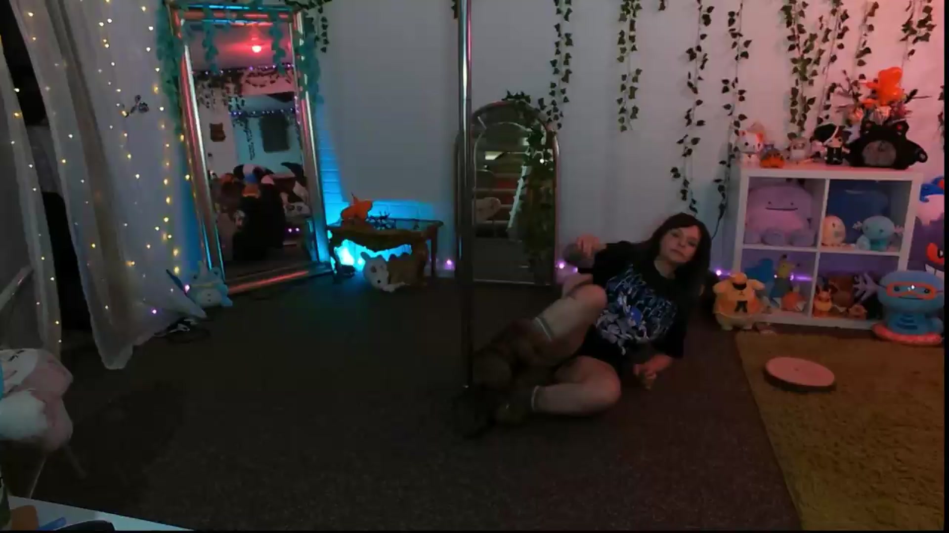 Gallery image thumbnail from Pawmira's myfreecams stream on, 07/10/2026, 20:17 image 7 of 20