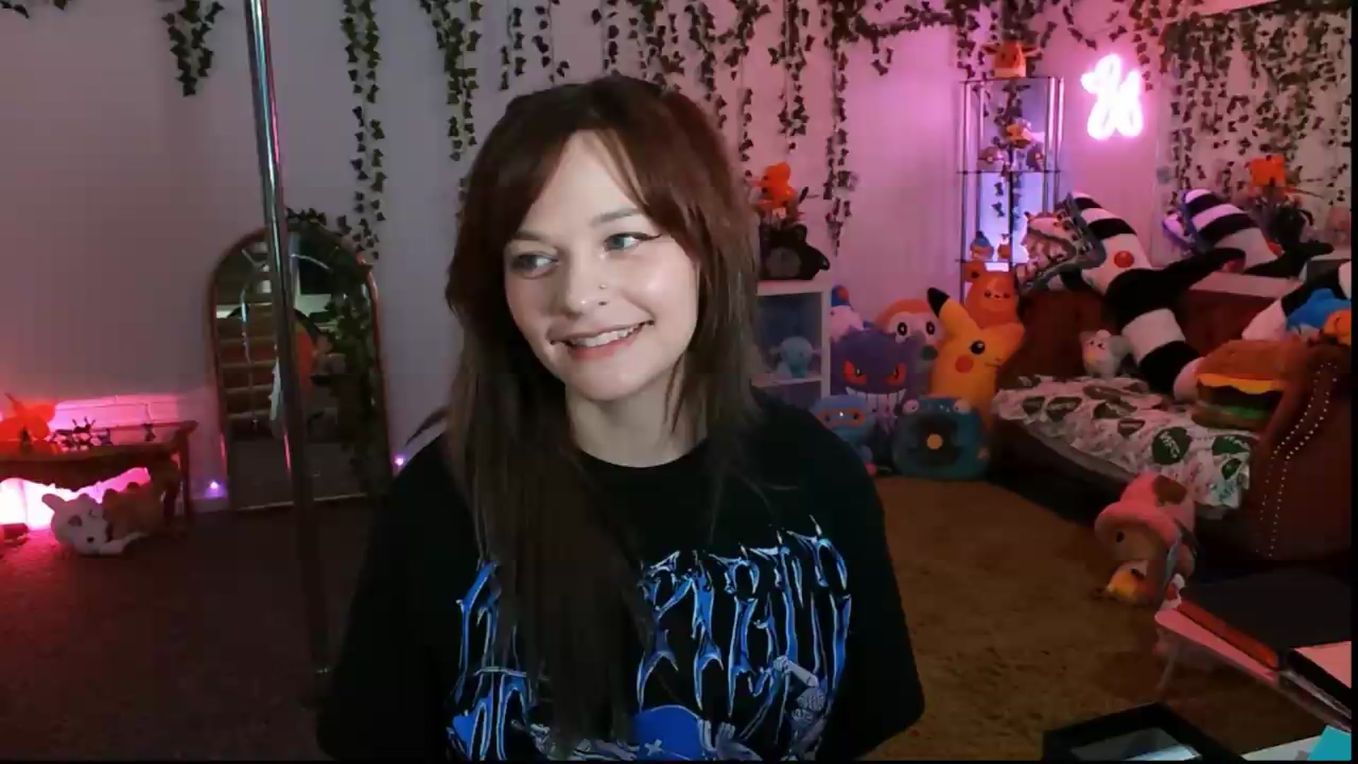 Gallery image thumbnail from Pawmira's myfreecams stream on, 07/10/2026, 20:17 image 11 of 20