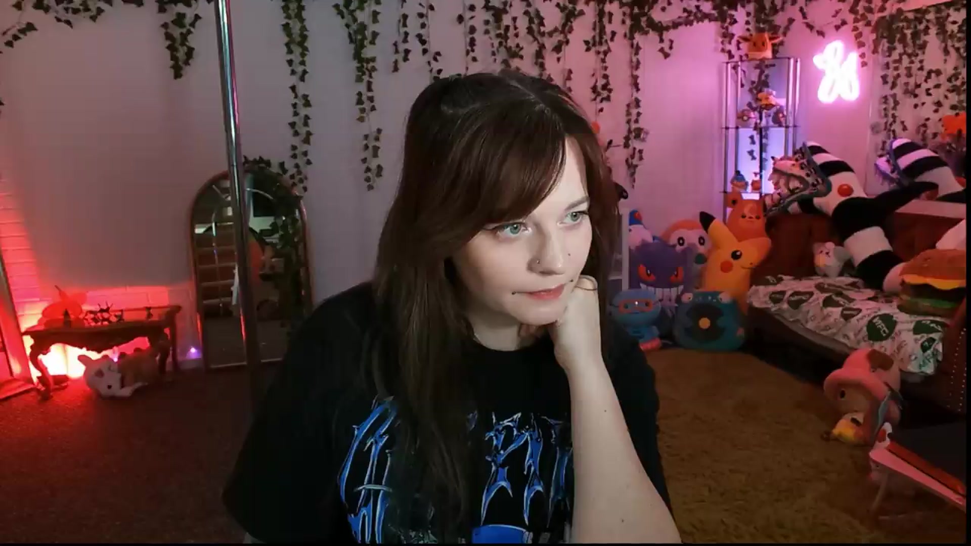 Gallery image thumbnail from Pawmira's myfreecams stream on, 07/10/2026, 20:17 image 16 of 20