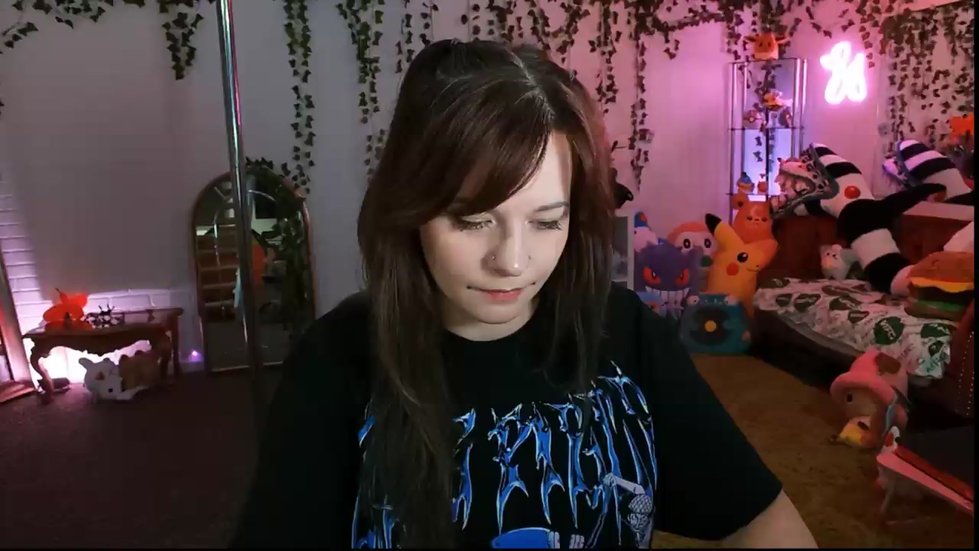 Gallery image thumbnail from Pawmira's myfreecams stream on, 07/10/2026, 20:17 image 17 of 20