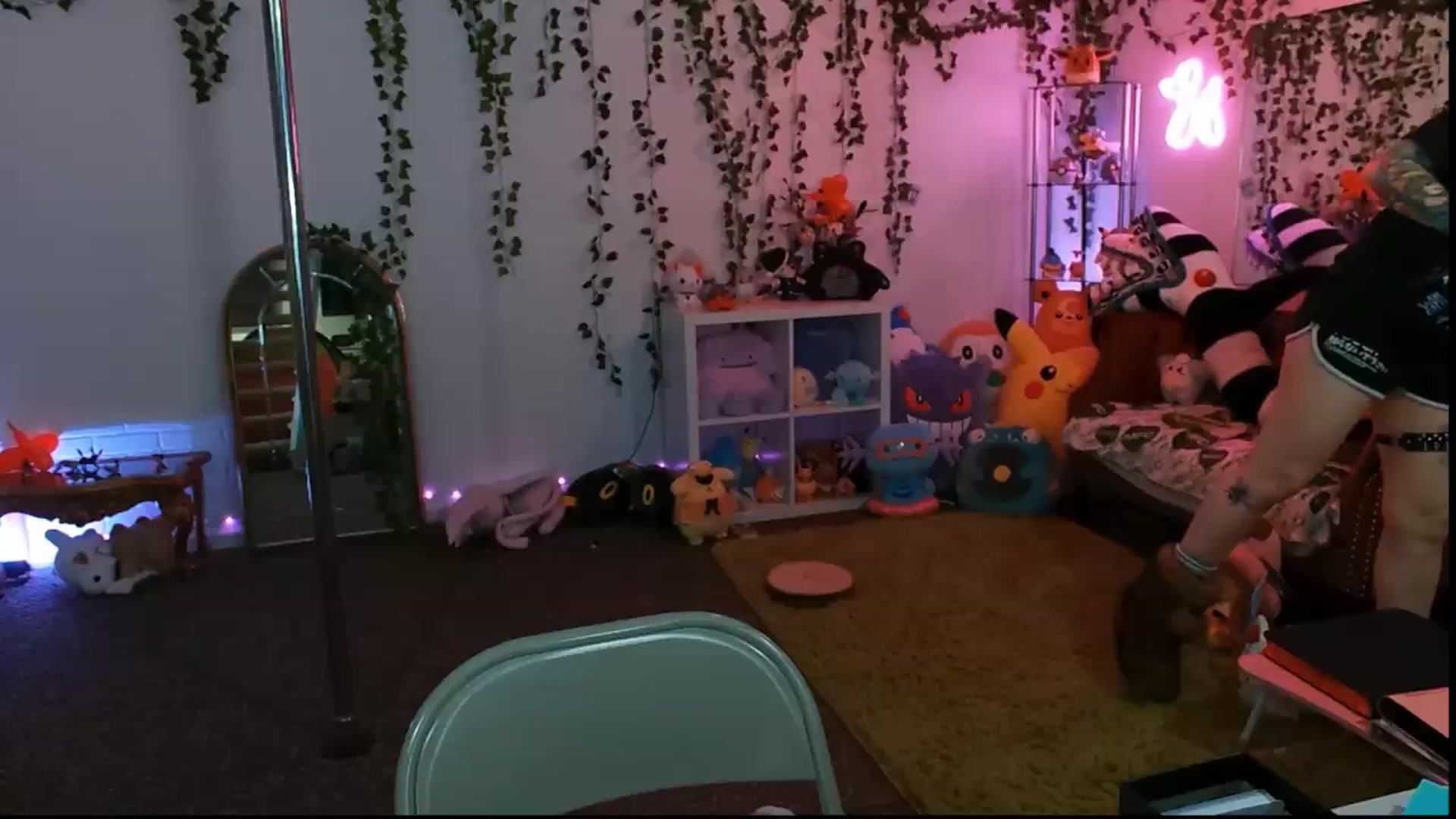 Gallery image thumbnail from Pawmira's myfreecams stream on, 07/10/2026, 20:17 image 13 of 20