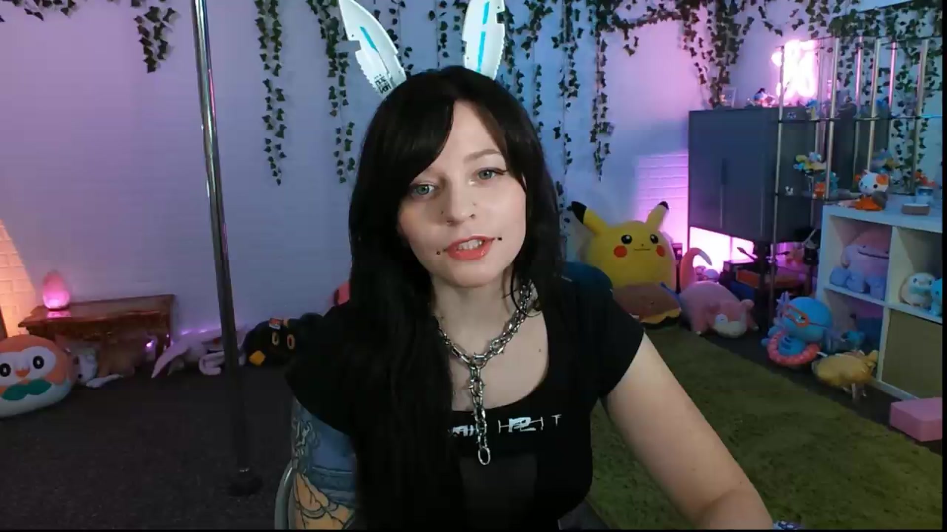 Gallery image thumbnail from Pawmira's myfreecams stream on, 07/17/2026, 19:26 image 18 of 20