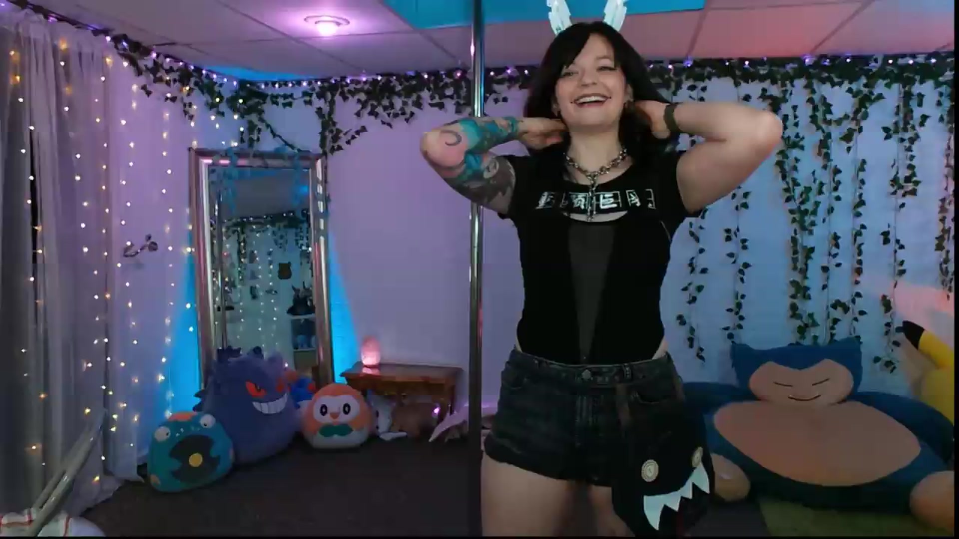 Gallery image thumbnail from Pawmira's myfreecams stream on, 07/17/2026, 19:26 image 3 of 20
