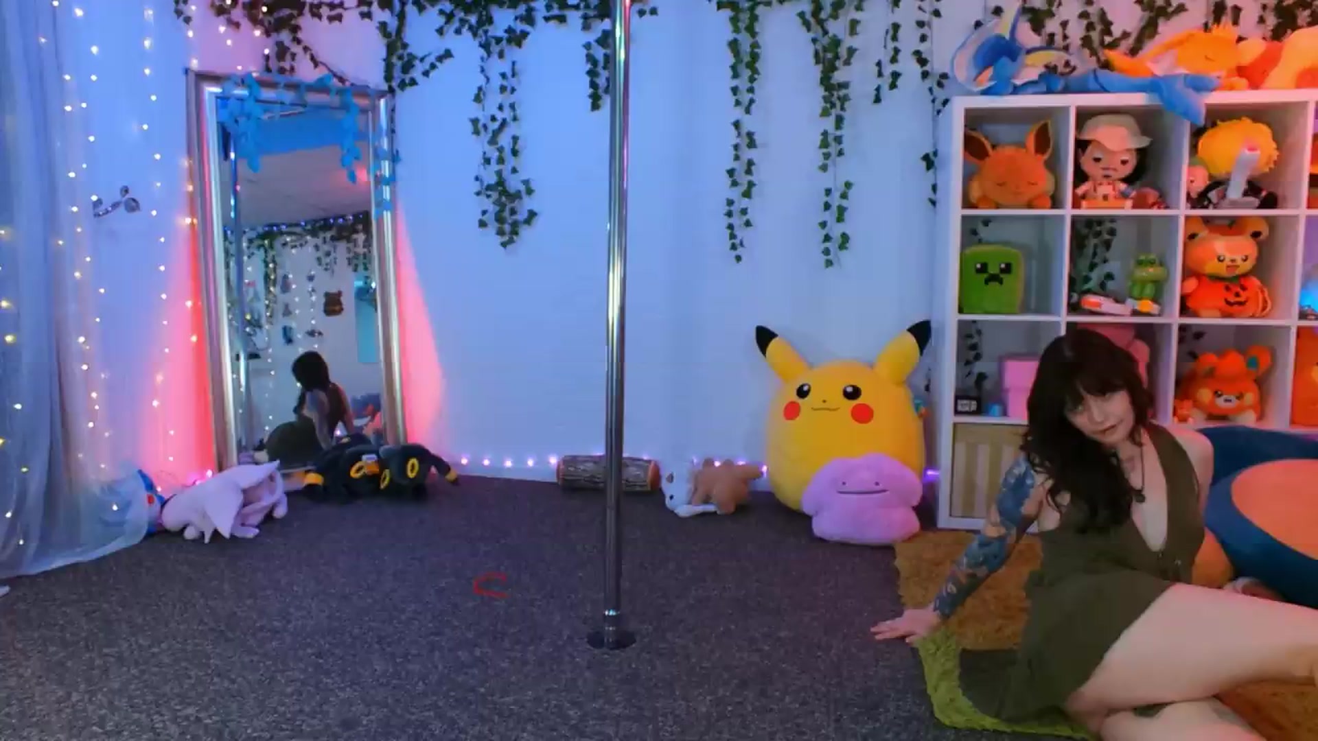 Gallery image thumbnail from Pawmira's myfreecams stream on, 08/13/2026, 01:42 image 13 of 20