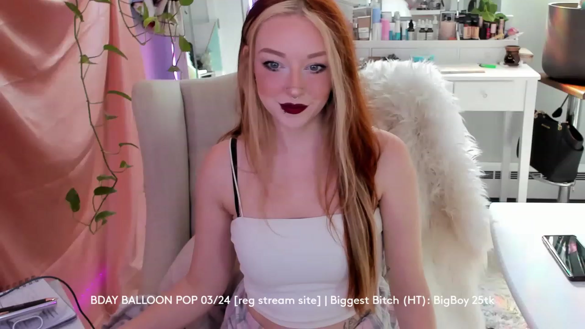 Gallery image thumbnail from PayFreya's myfreecams stream on, 03/22/2023, 16:49 image 19 of 20
