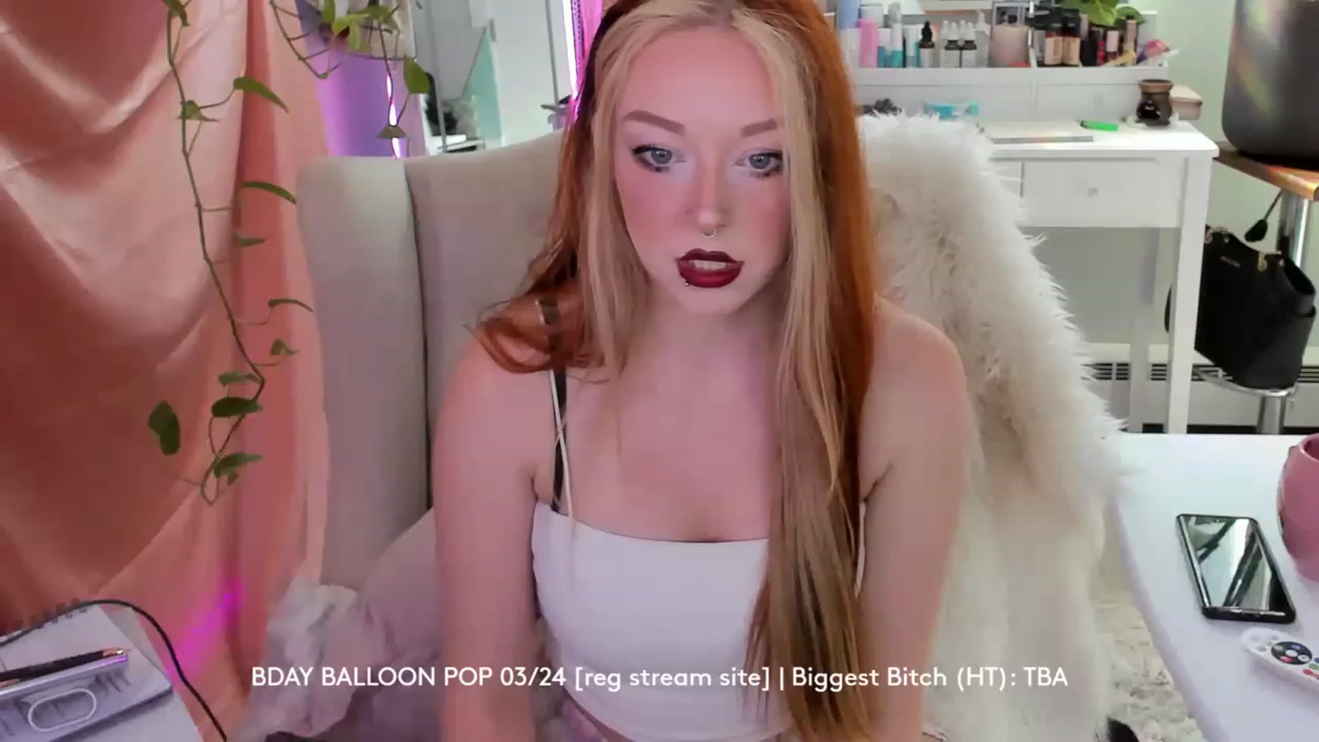 Gallery image thumbnail from PayFreya's myfreecams stream on, 03/22/2023, 16:49 image 1 of 20
