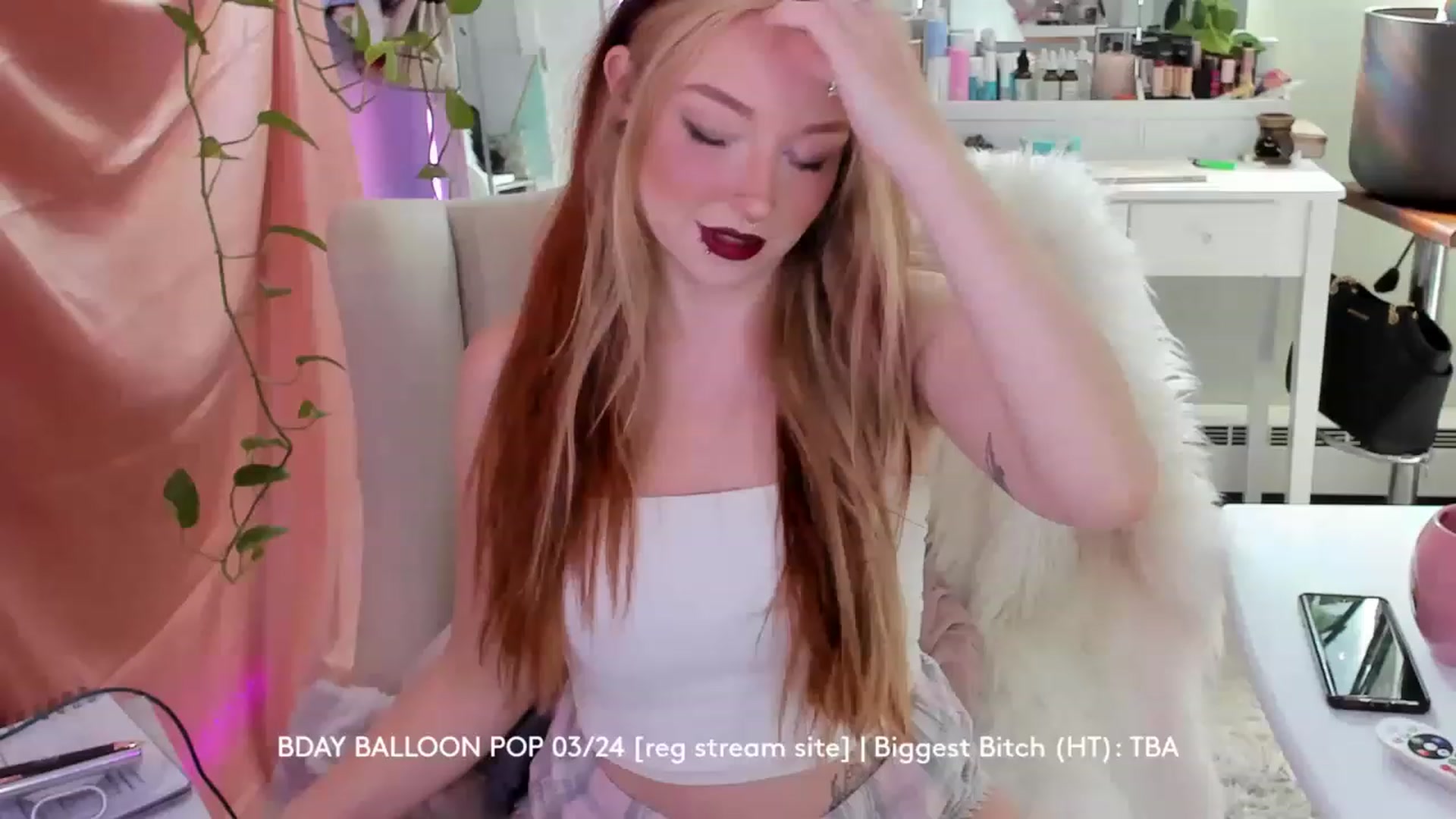 Gallery image thumbnail from PayFreya's myfreecams stream on, 03/22/2023, 16:49 image 4 of 20