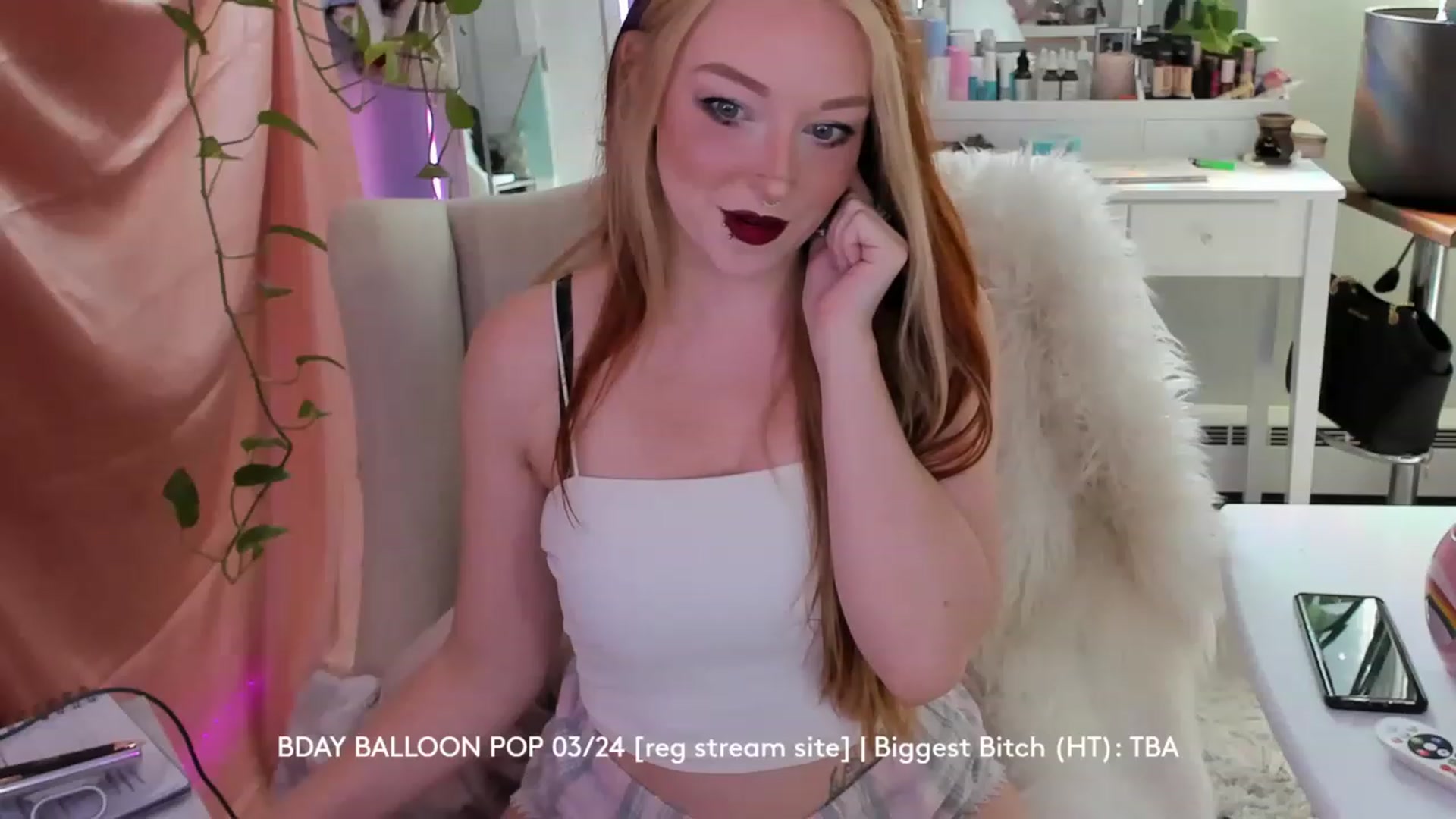 Gallery image thumbnail from PayFreya's myfreecams stream on, 03/22/2023, 16:49 image 5 of 20