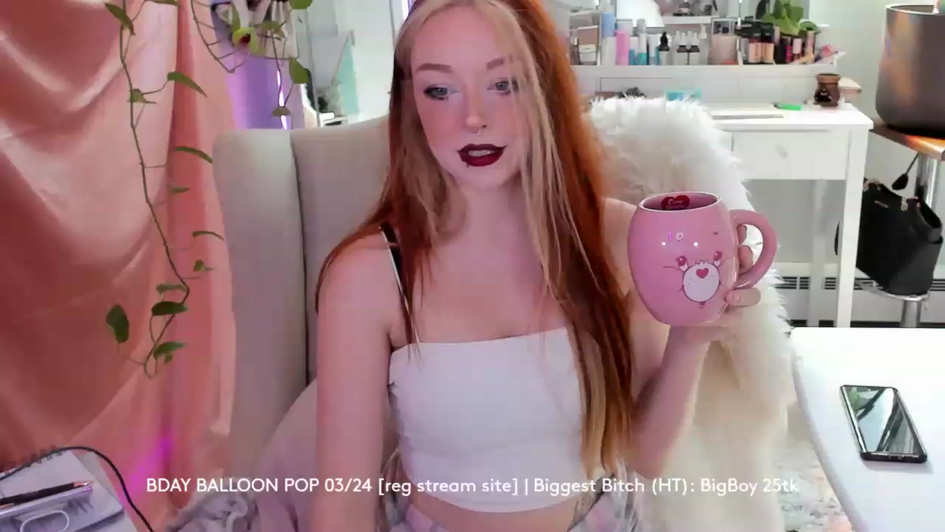 Gallery image thumbnail from PayFreya's myfreecams stream on, 03/22/2023, 16:49 image 17 of 20