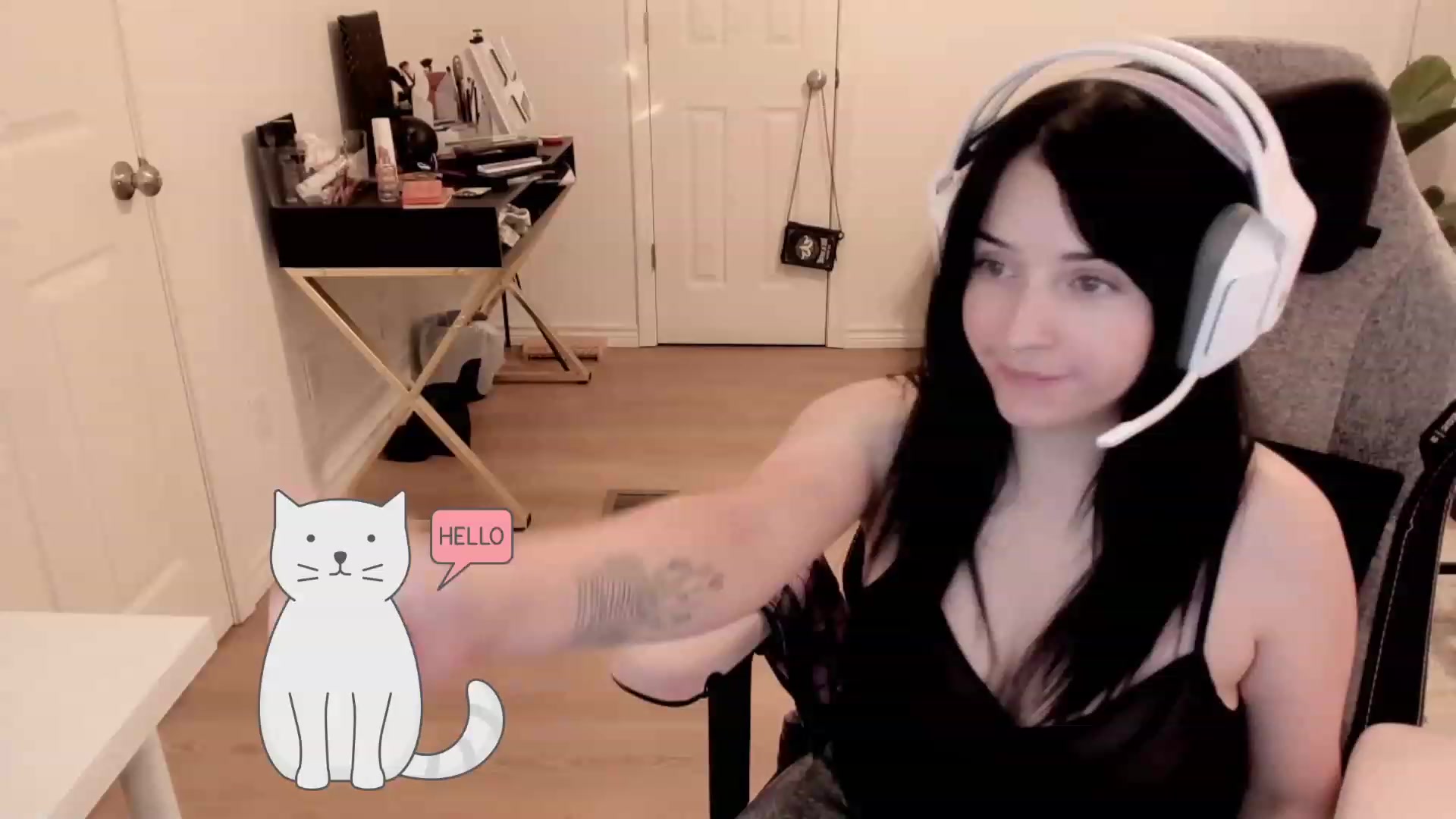 Gallery image thumbnail from PaypurrDoll's myfreecams stream on, 08/09/2023, 02:16 image 8 of 20