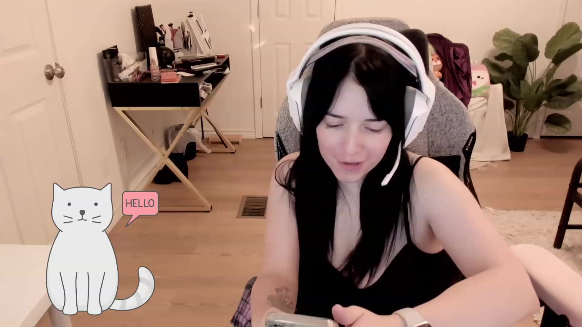 Gallery image thumbnail from PaypurrDoll's myfreecams stream on, 08/09/2023, 02:16 image 17 of 20