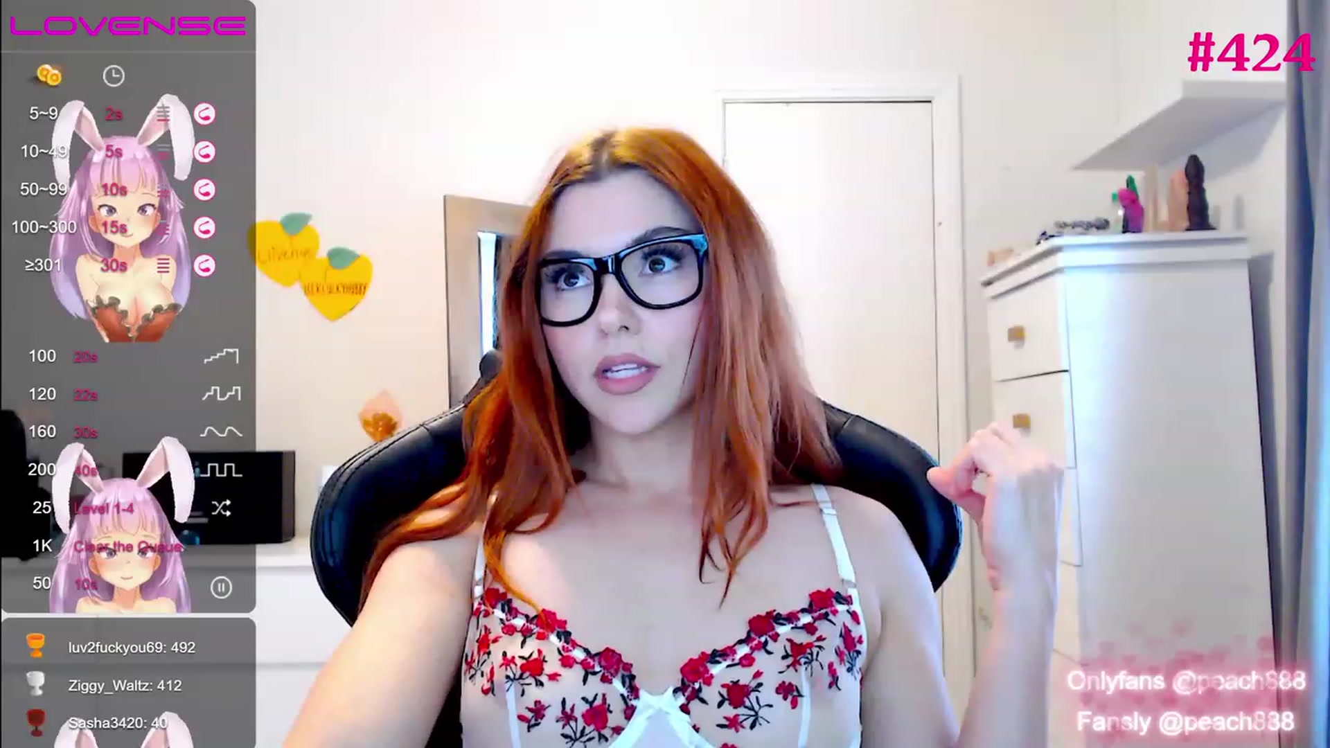 Gallery image thumbnail from Peach888's myfreecams stream on, 11/15/2022, 19:07 image 10 of 20