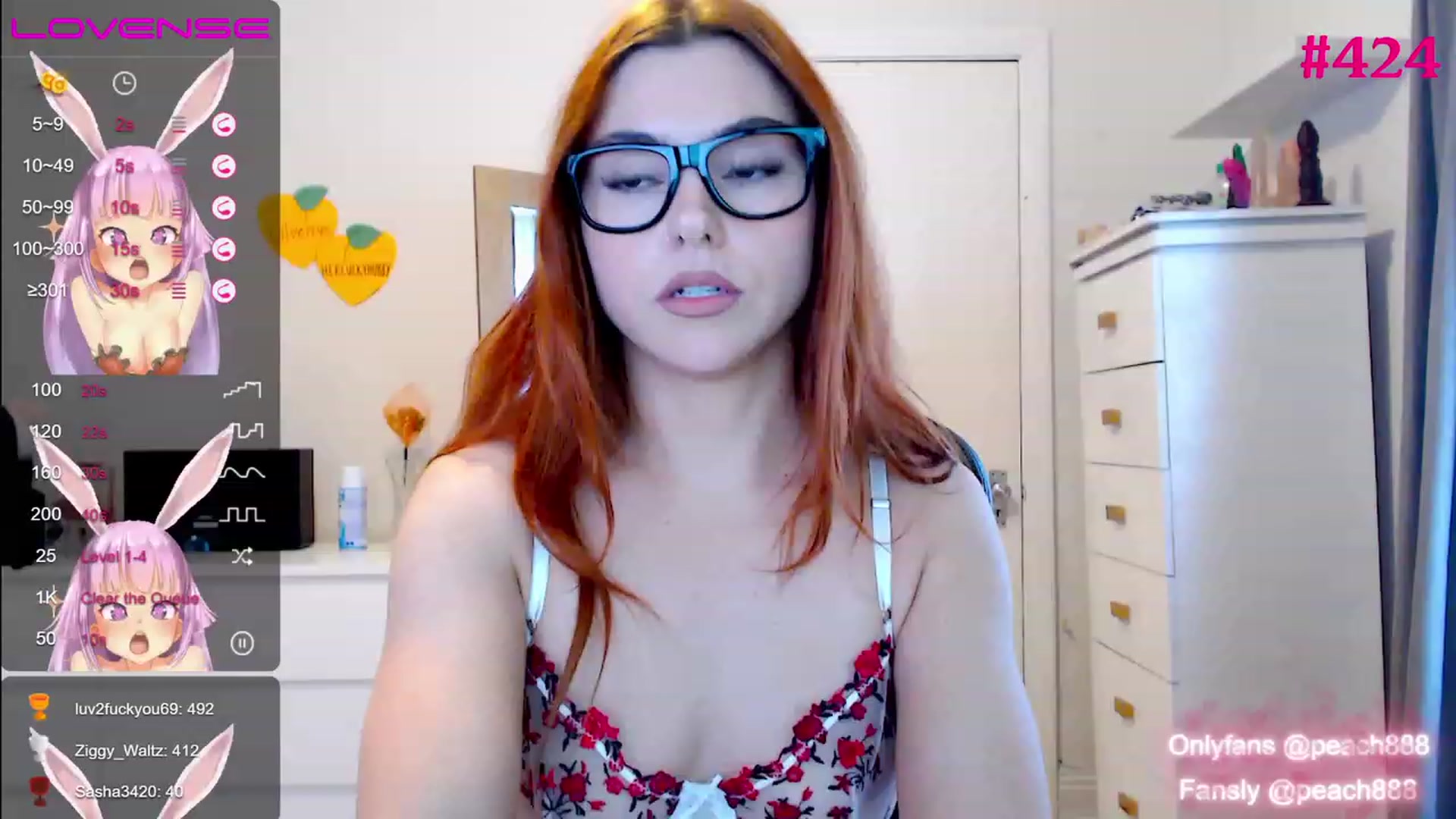 Gallery image thumbnail from Peach888's myfreecams stream on, 11/15/2022, 19:07 image 6 of 20