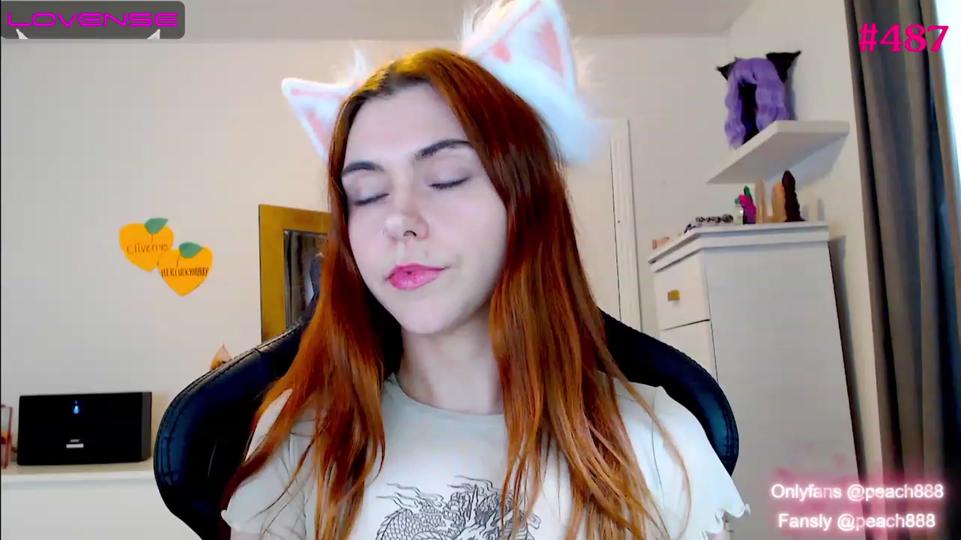 Gallery image thumbnail from Peach888's myfreecams stream on, 11/18/2022, 01:39 image 16 of 20