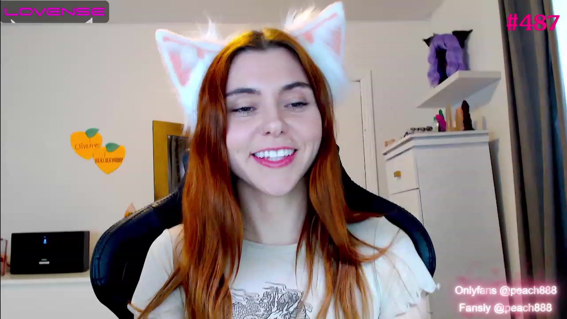 Gallery image thumbnail from Peach888's myfreecams stream on, 11/18/2022, 01:39 image 13 of 20