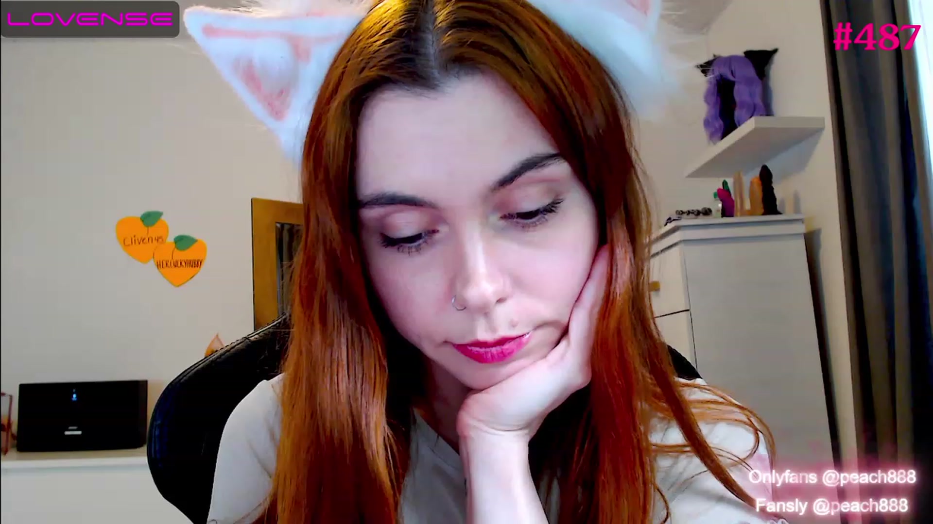 Gallery image thumbnail from Peach888's myfreecams stream on, 11/18/2022, 01:39 image 12 of 20