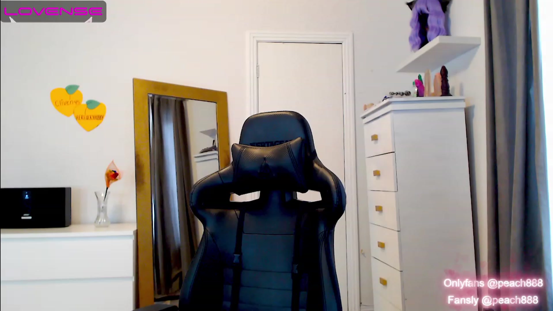 Gallery image thumbnail from Peach888's myfreecams stream on, 11/18/2022, 01:39 image 9 of 20