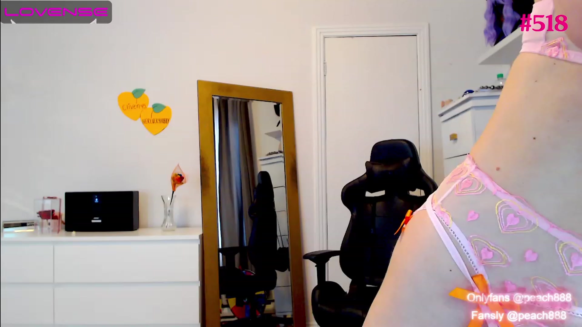 Gallery image thumbnail from Peach888's myfreecams stream on, 11/18/2022, 15:48 image 7 of 20