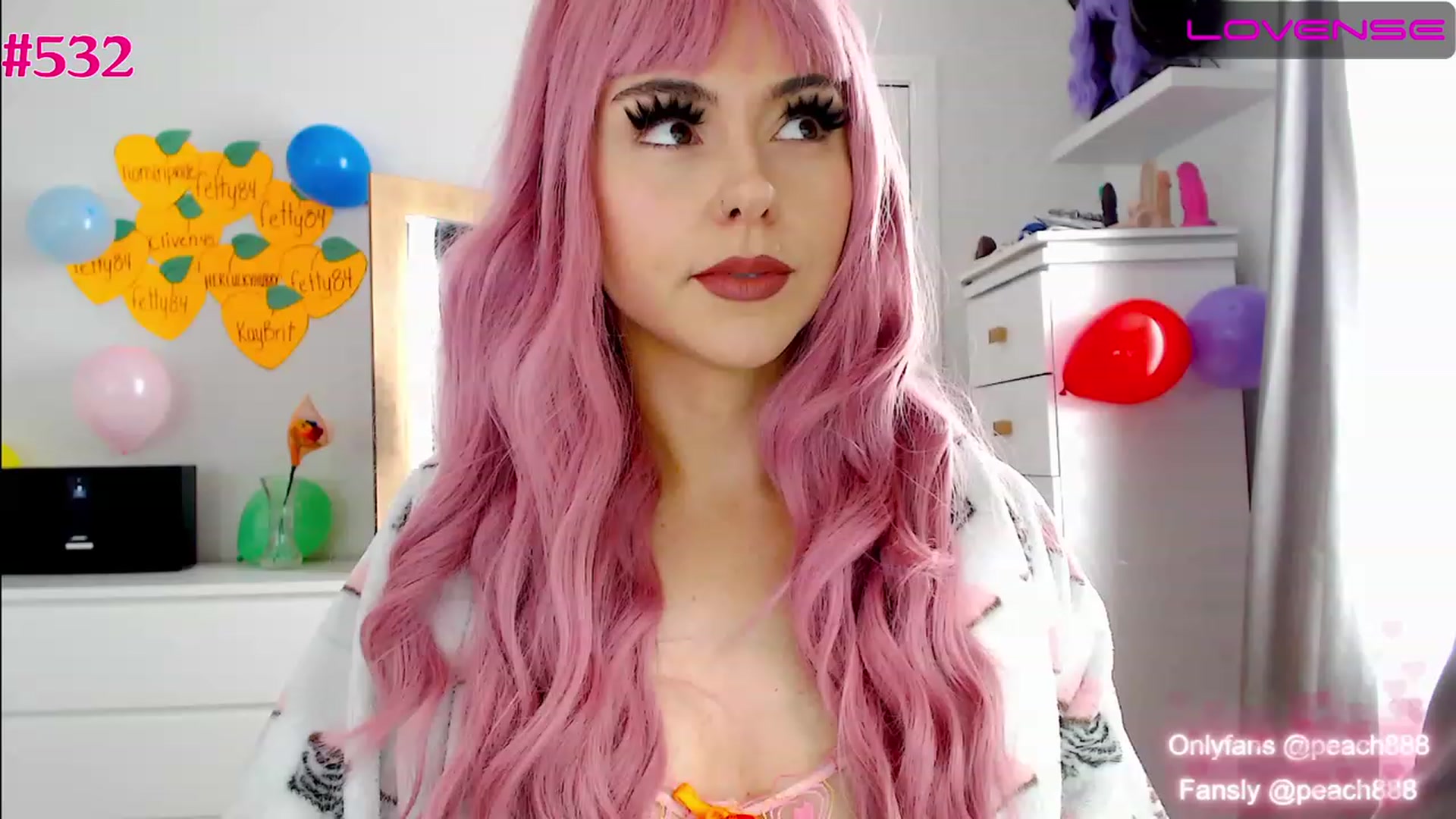 Gallery image thumbnail from Peach888's myfreecams stream on, 11/23/2022, 18:21 image 8 of 20