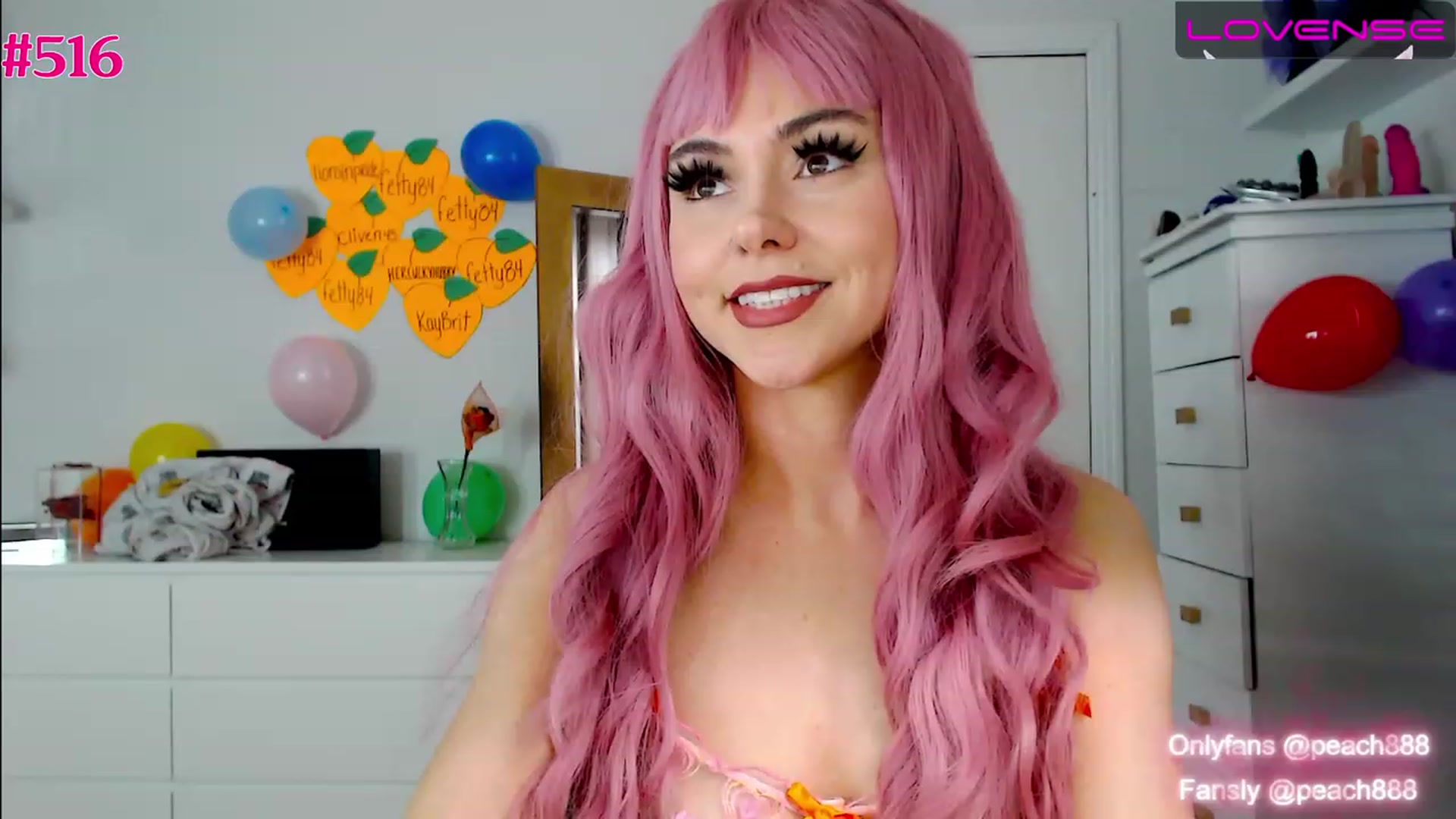 Gallery image thumbnail from Peach888's myfreecams stream on, 11/23/2022, 18:21 image 16 of 20