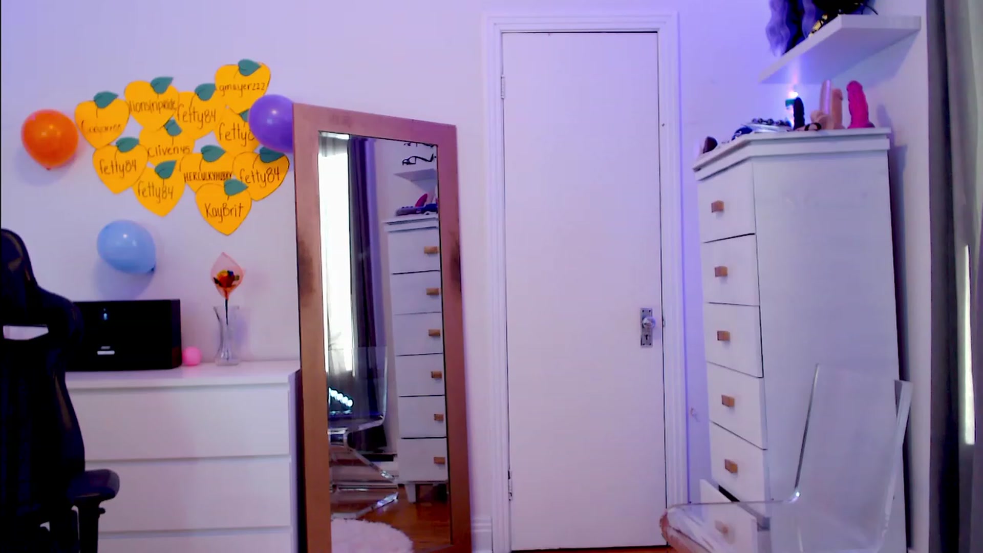 Gallery image thumbnail from Peach888's myfreecams stream on, 11/27/2022, 15:14 image 13 of 20